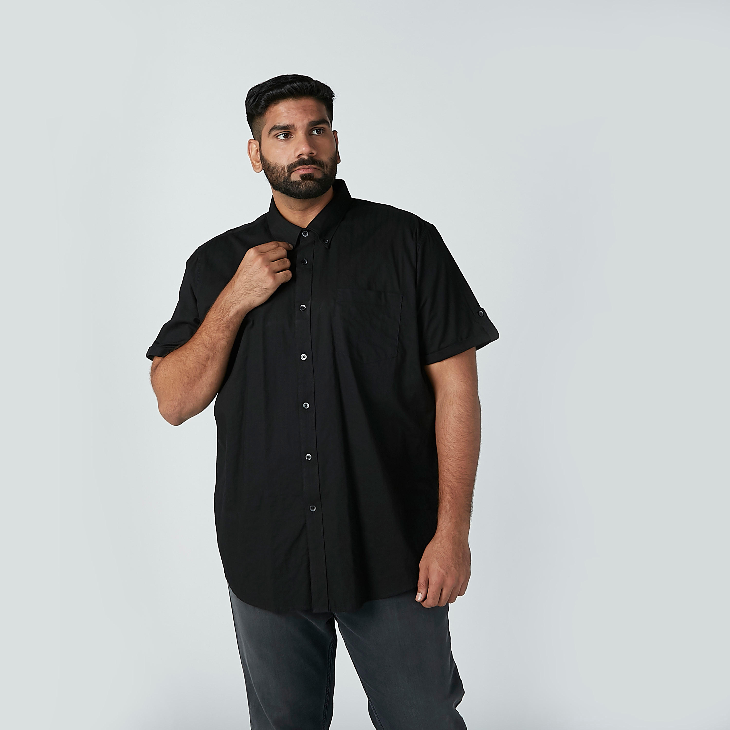 قميص سادة بأكمام قصيرة وجيب على الصدر-men-clothing-shirts-image-3