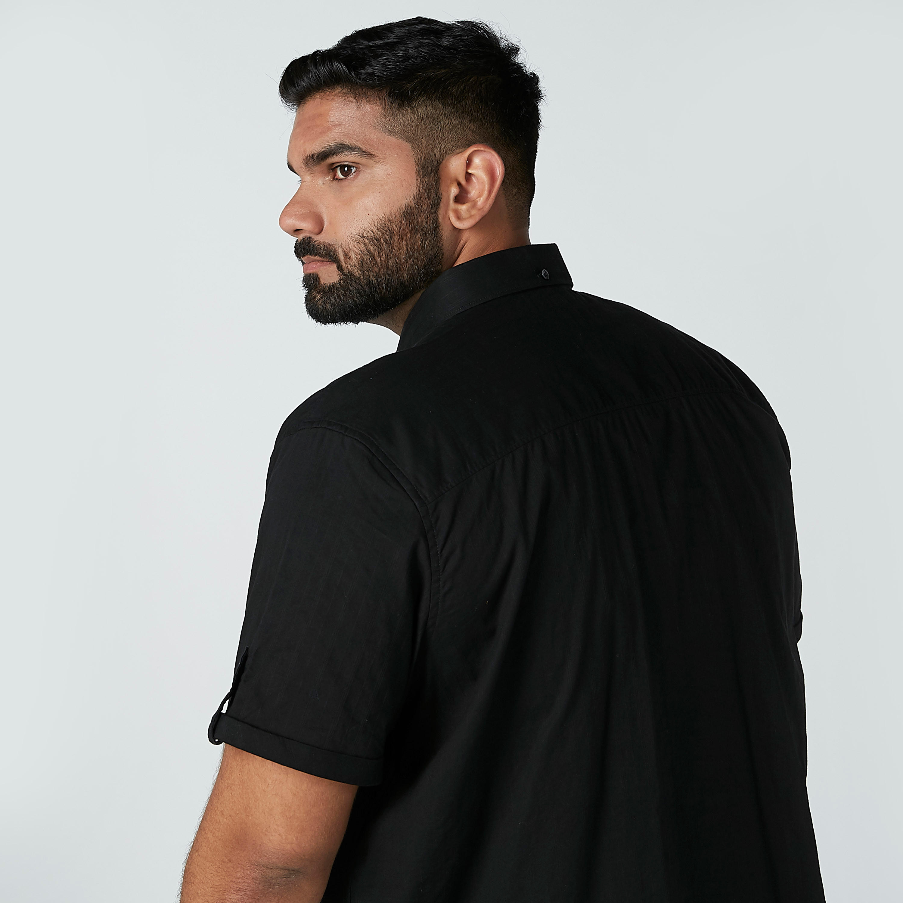 قميص سادة بأكمام قصيرة وجيب على الصدر-men-clothing-shirts-image-4