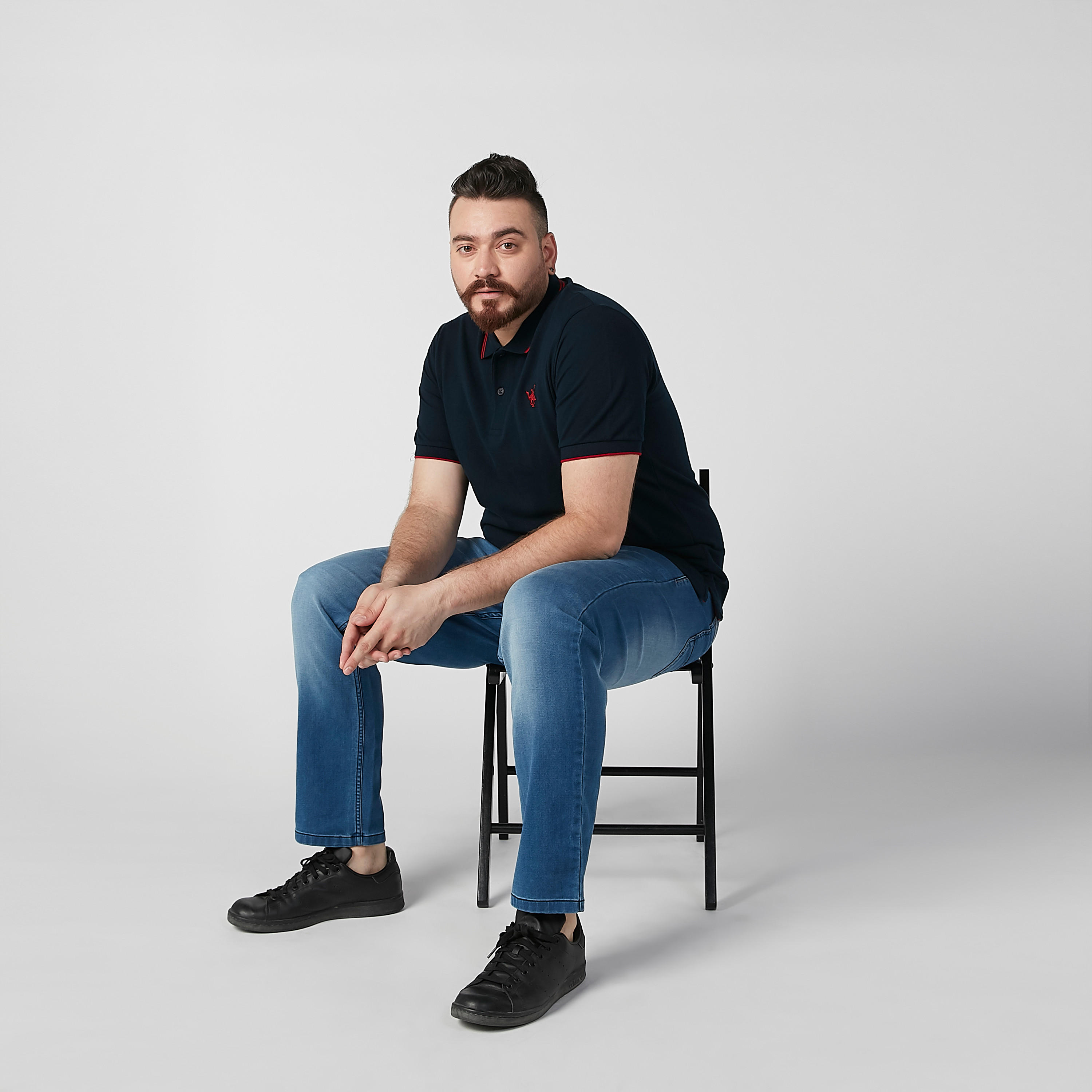 بنطلون جينز سادة بجيوب وحلقات للحزام-men-clothing-bottoms-jeans-image-1