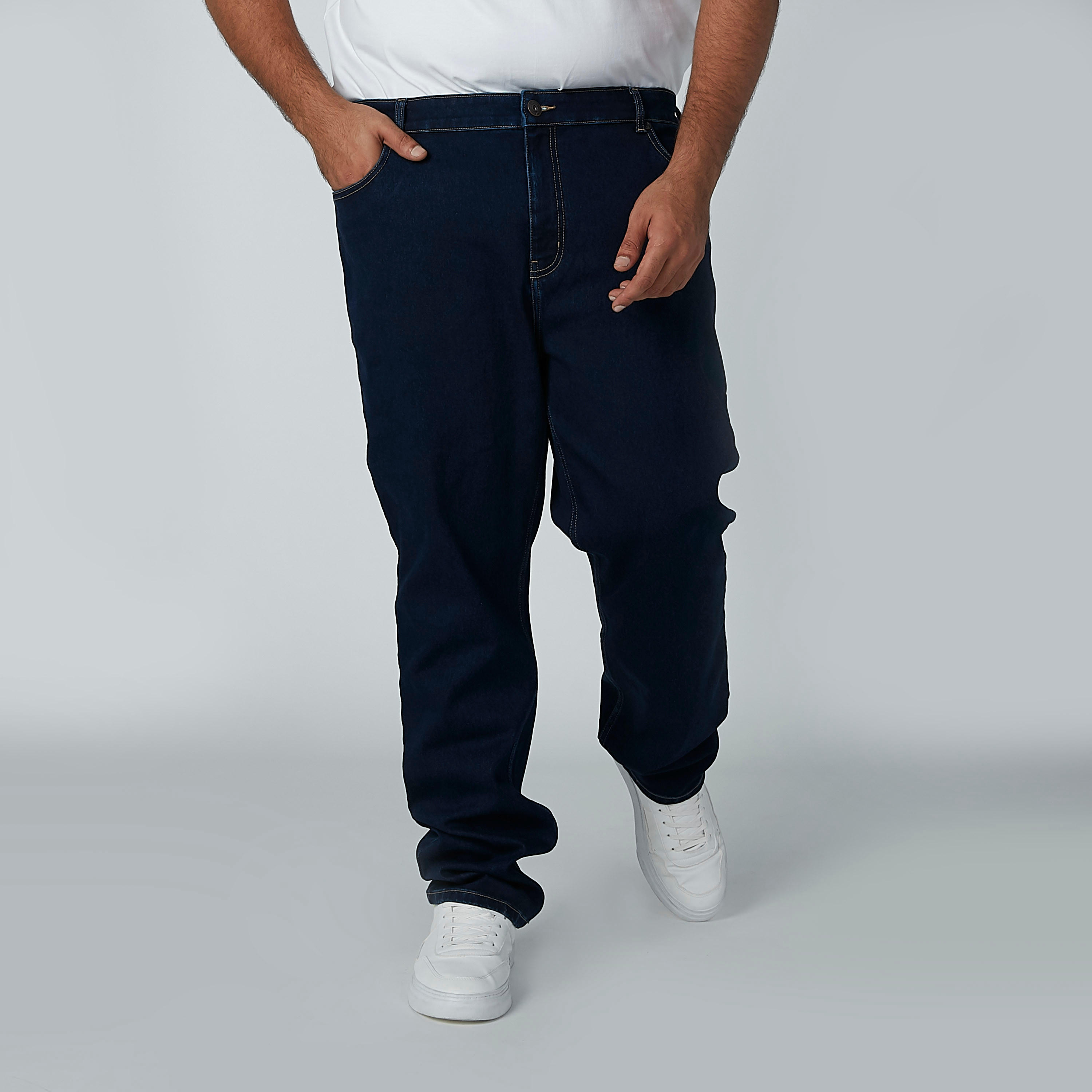 بنطلون جينز مستدام بخصر متوسط الارتفاع وجيوب -men-clothing-bottoms-jeans-image-1