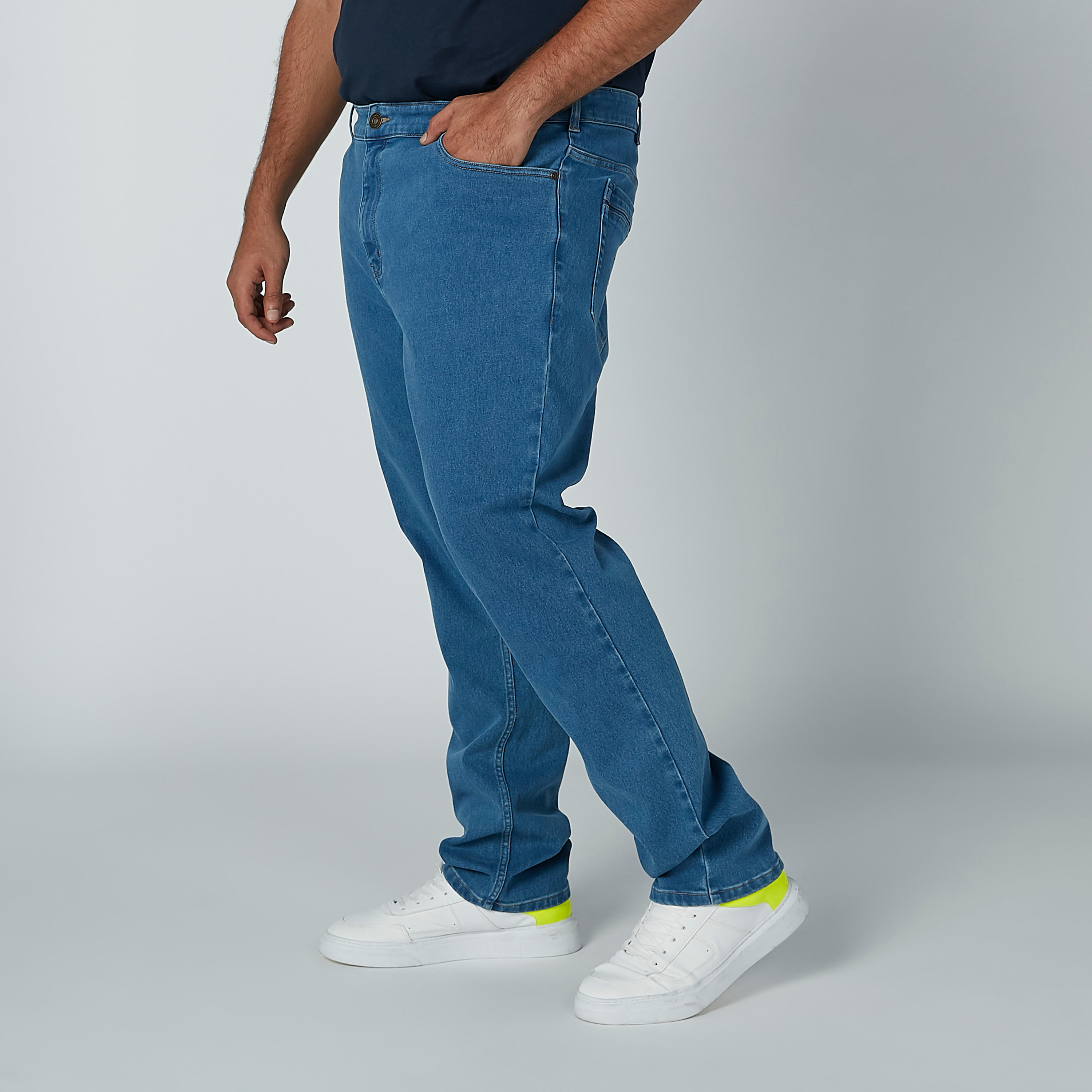 بنطلون جينز مستدام بخصر متوسط الارتفاع وجيوب-men-clothing-bottoms-jeans-image-1
