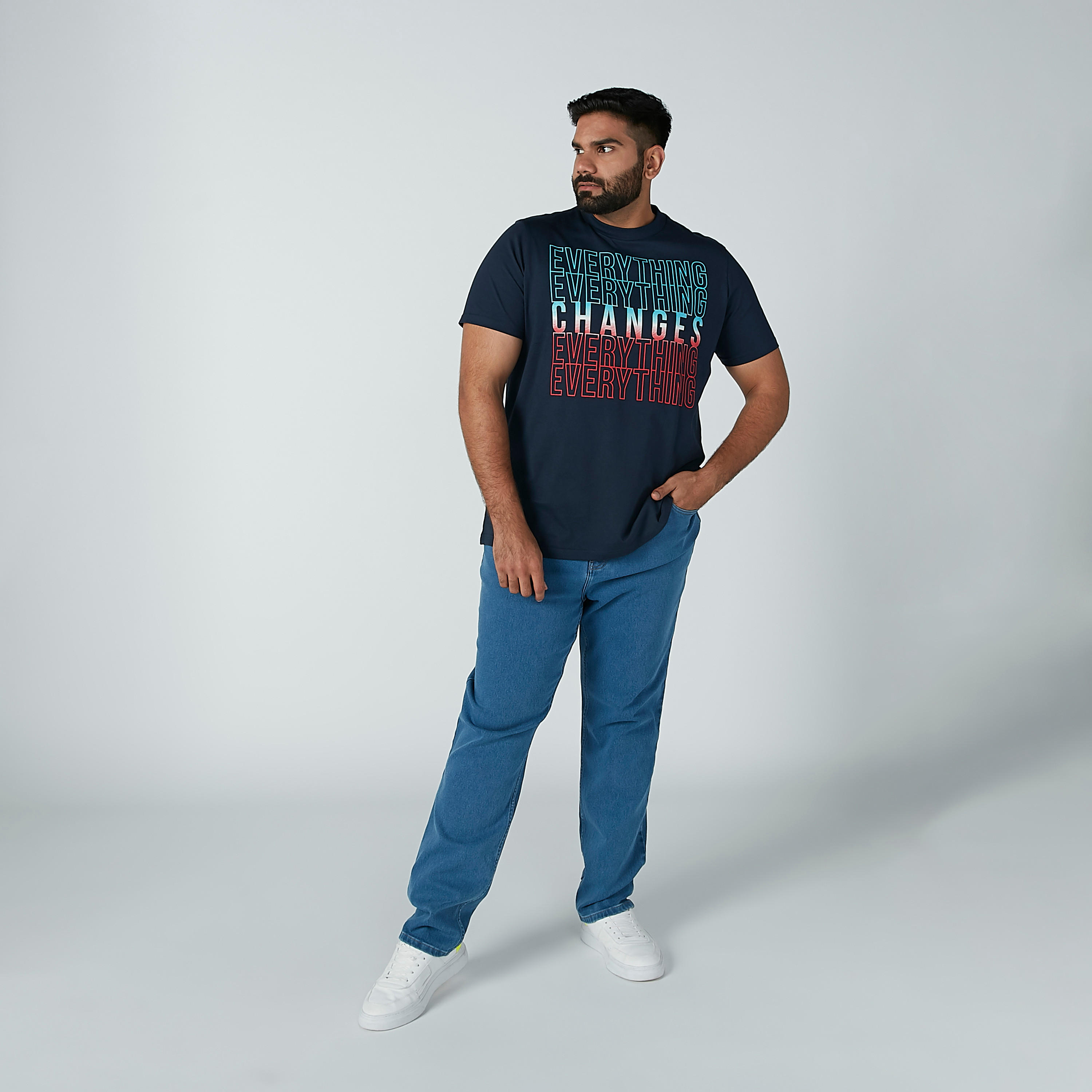بنطلون جينز مستدام بخصر متوسط الارتفاع وجيوب-men-clothing-bottoms-jeans-image-2