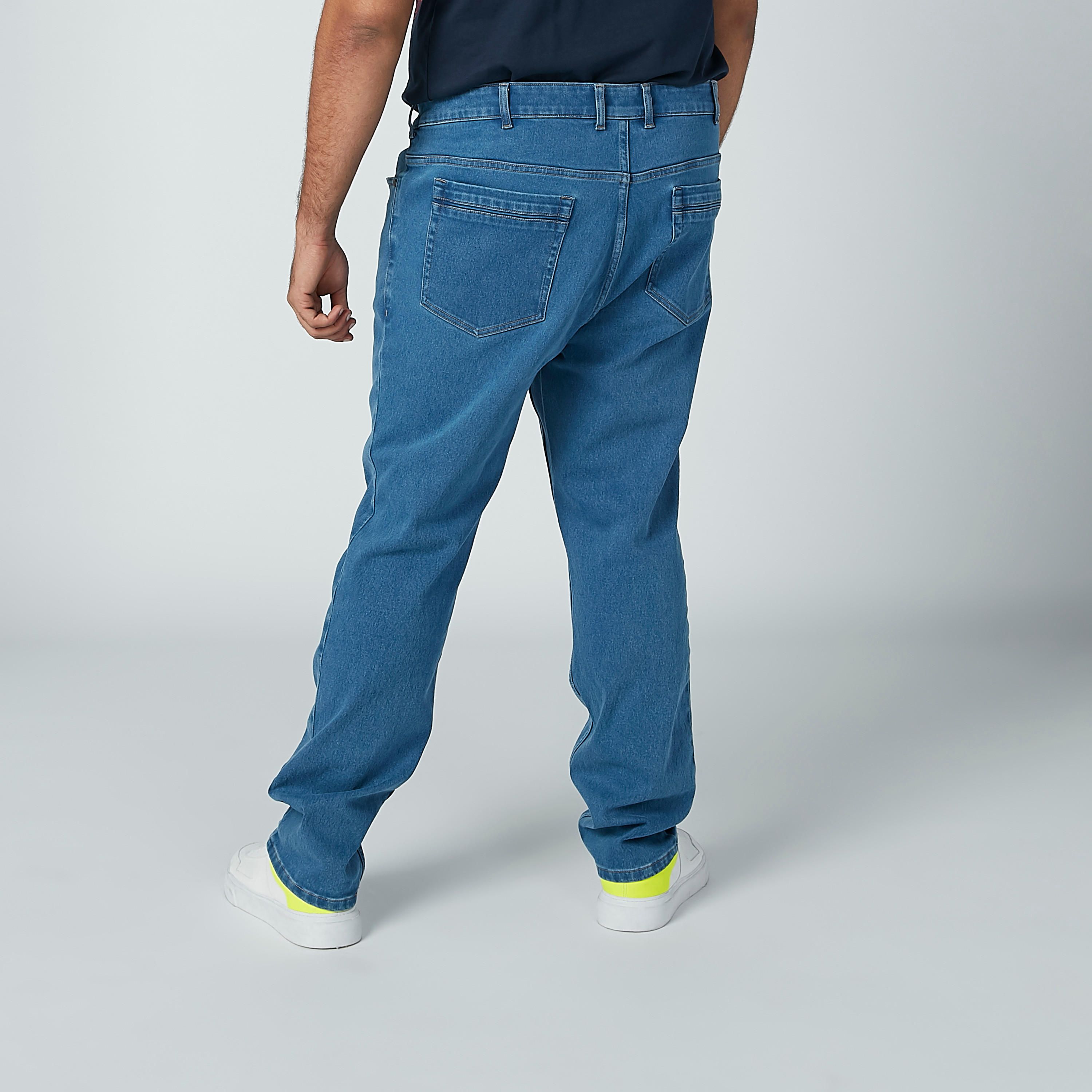 بنطلون جينز مستدام بخصر متوسط الارتفاع وجيوب-men-clothing-bottoms-jeans-image-4
