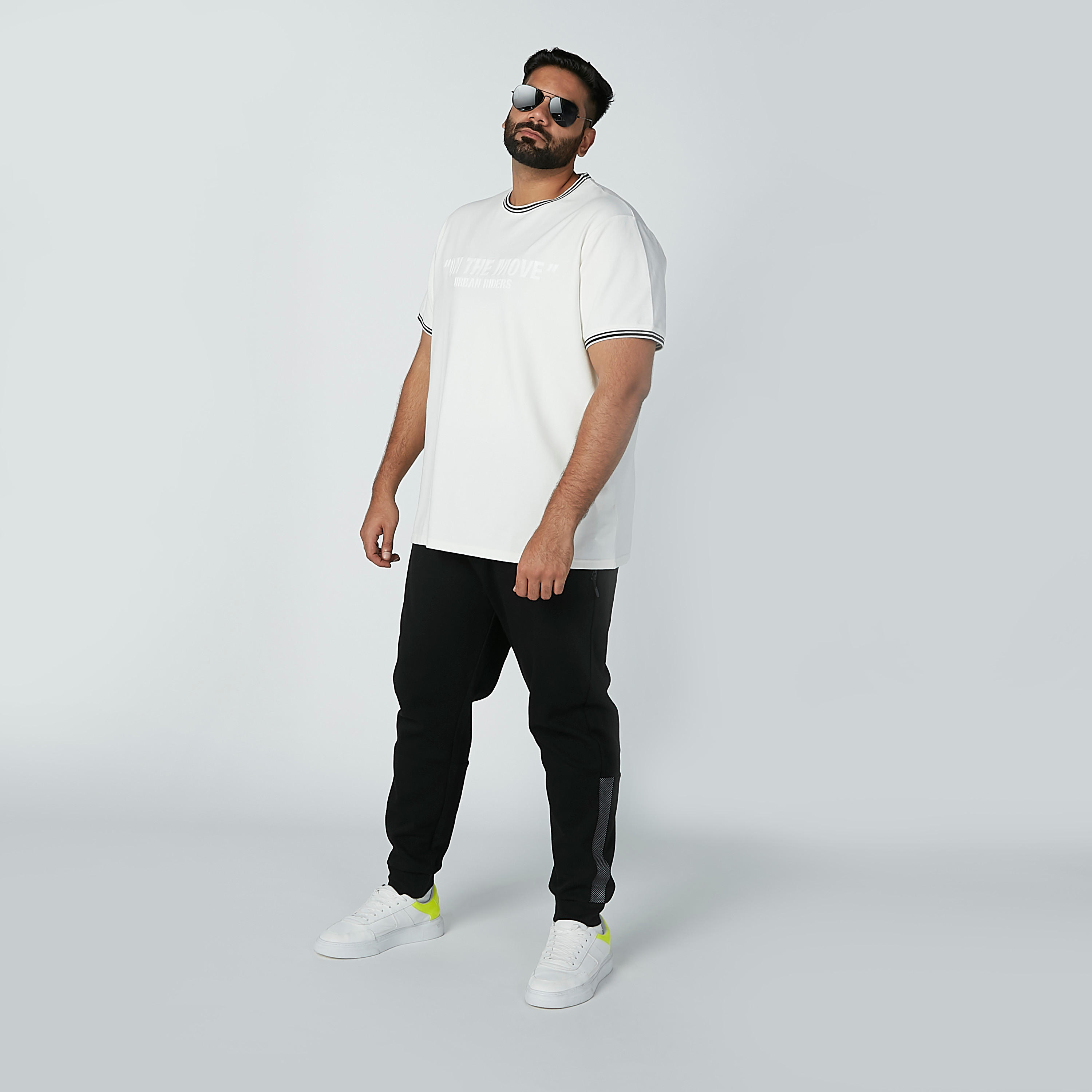 تيشيرت بياقة مستديرة وأكمام قصيرة وطبعات-men-clothing-tshirtsandpolos-tshirts-image-3