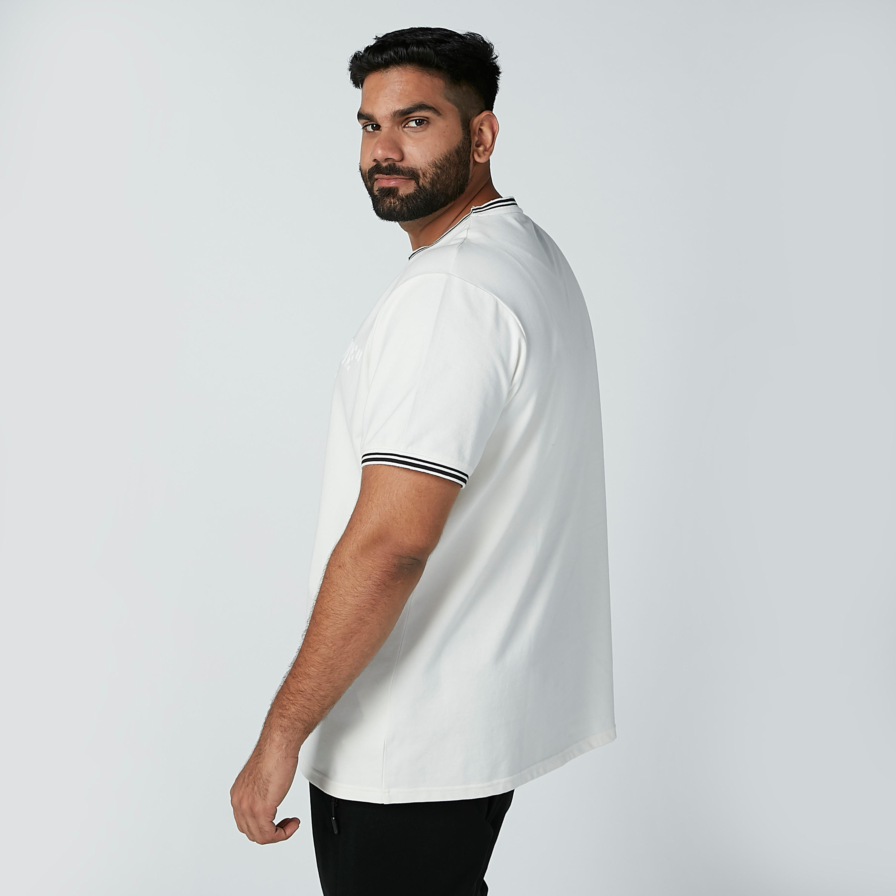 تيشيرت بياقة مستديرة وأكمام قصيرة وطبعات-men-clothing-tshirtsandpolos-tshirts-image-4