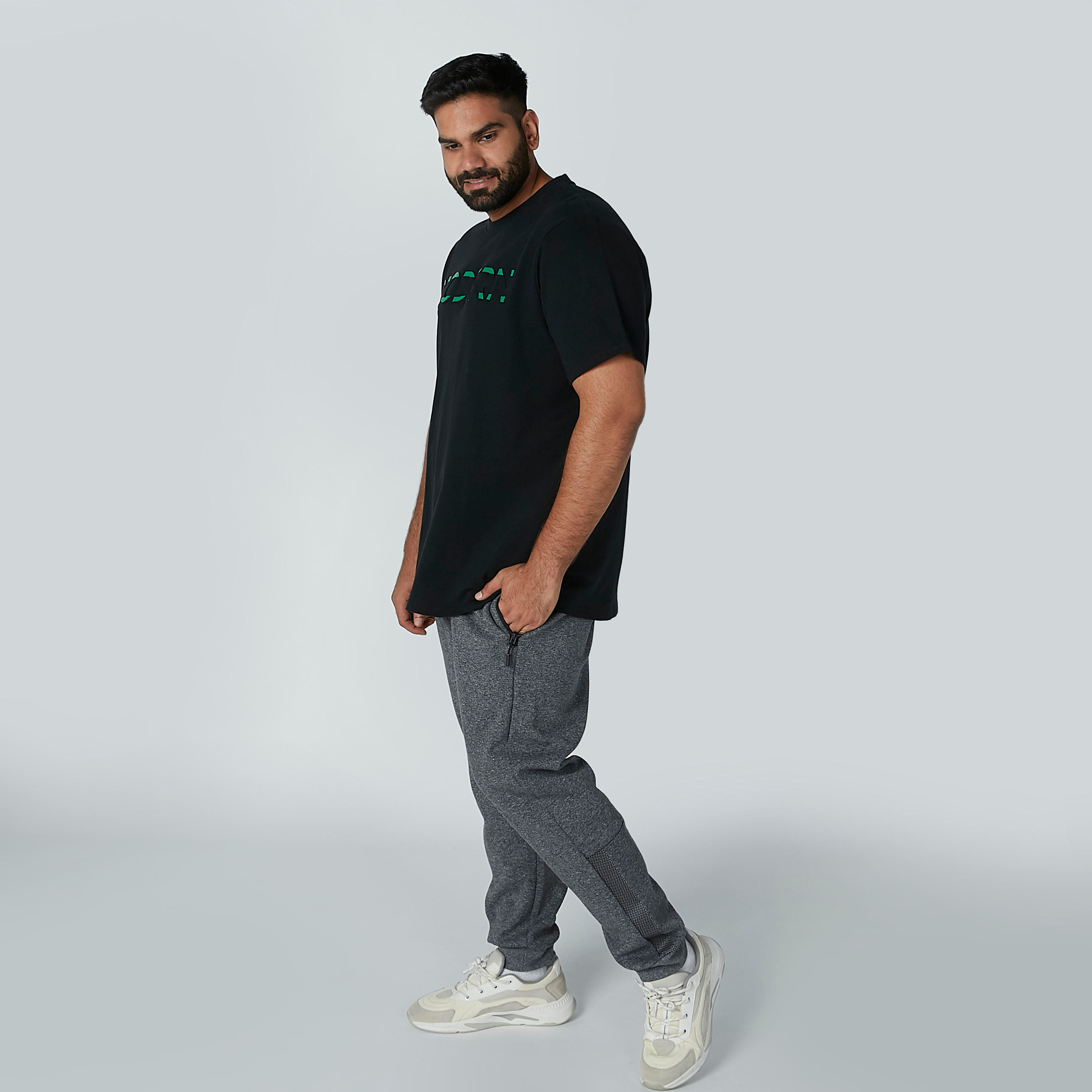 تيشيرت بياقة مستديرة وأكمام قصيرة وطبعات-men-clothing-tshirtsandpolos-tshirts-image-1