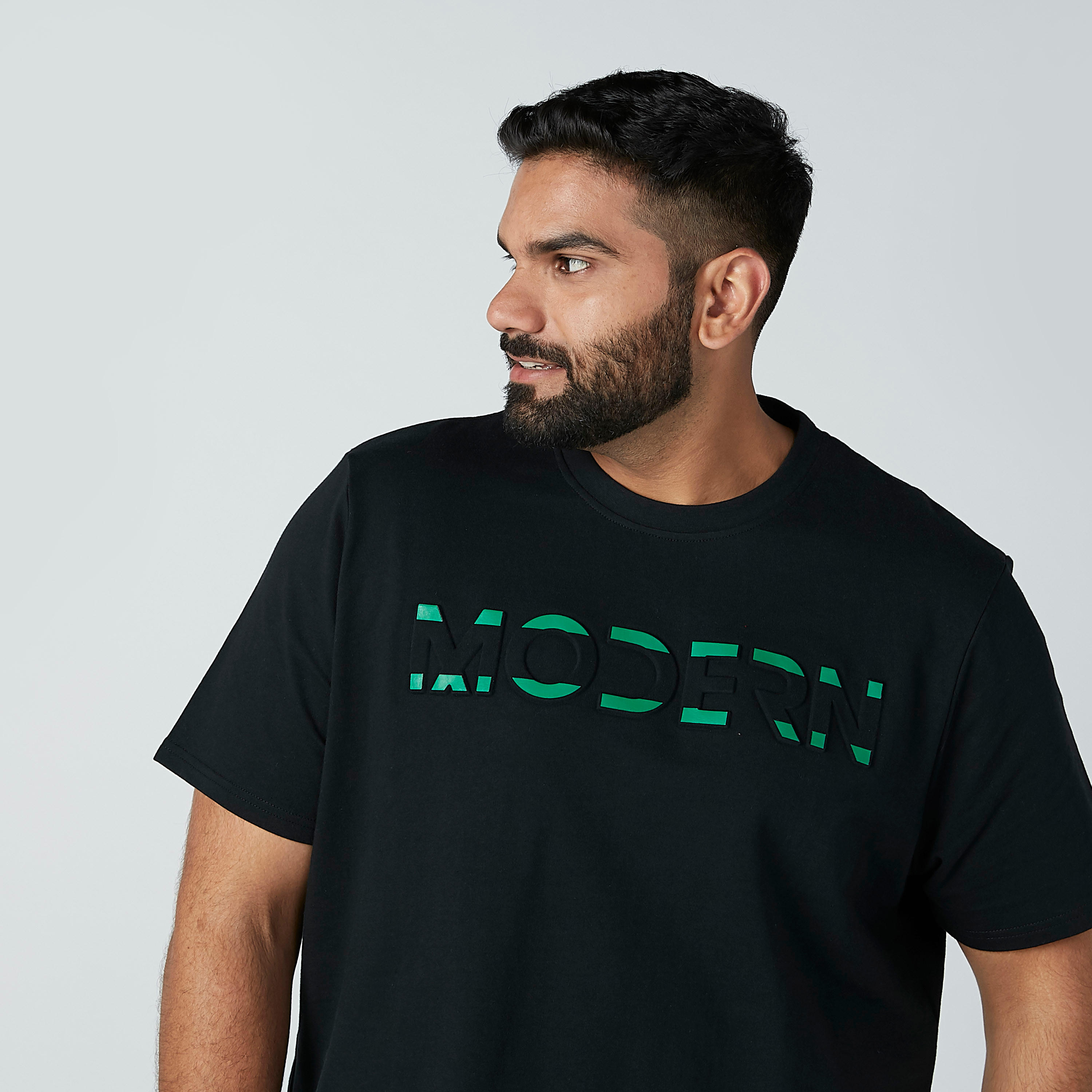 تيشيرت بياقة مستديرة وأكمام قصيرة وطبعات-men-clothing-tshirtsandpolos-tshirts-image-2