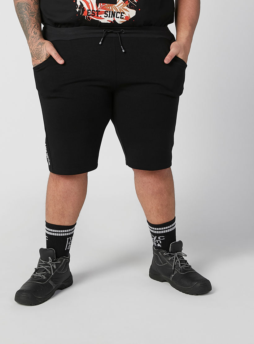 شورت بجيوب وشريطة بطبعات-men-clothing-bottoms-shorts-image-3