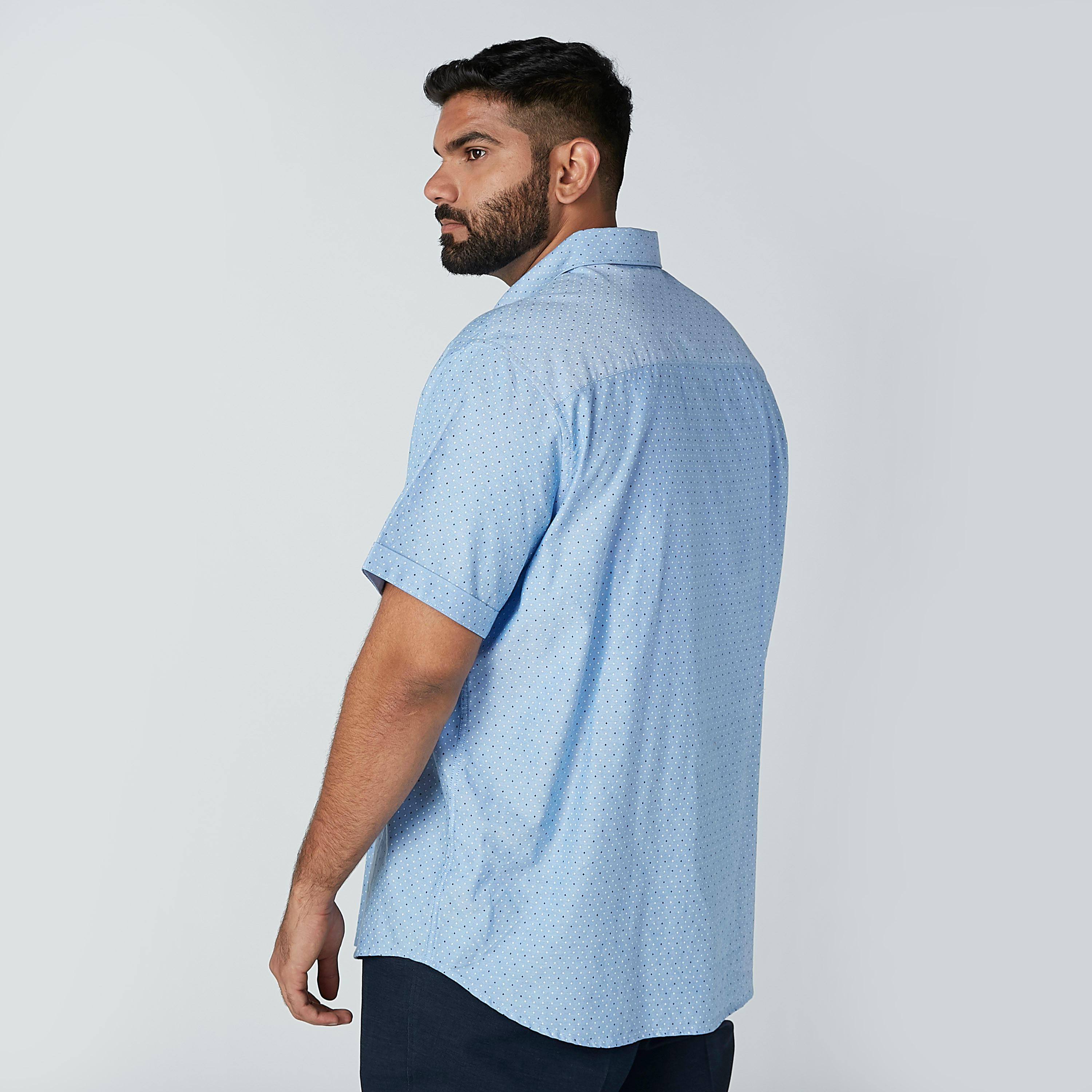 قميص بأكمام قصيرة وأزرار وطبعات-men-clothing-shirts-image-1