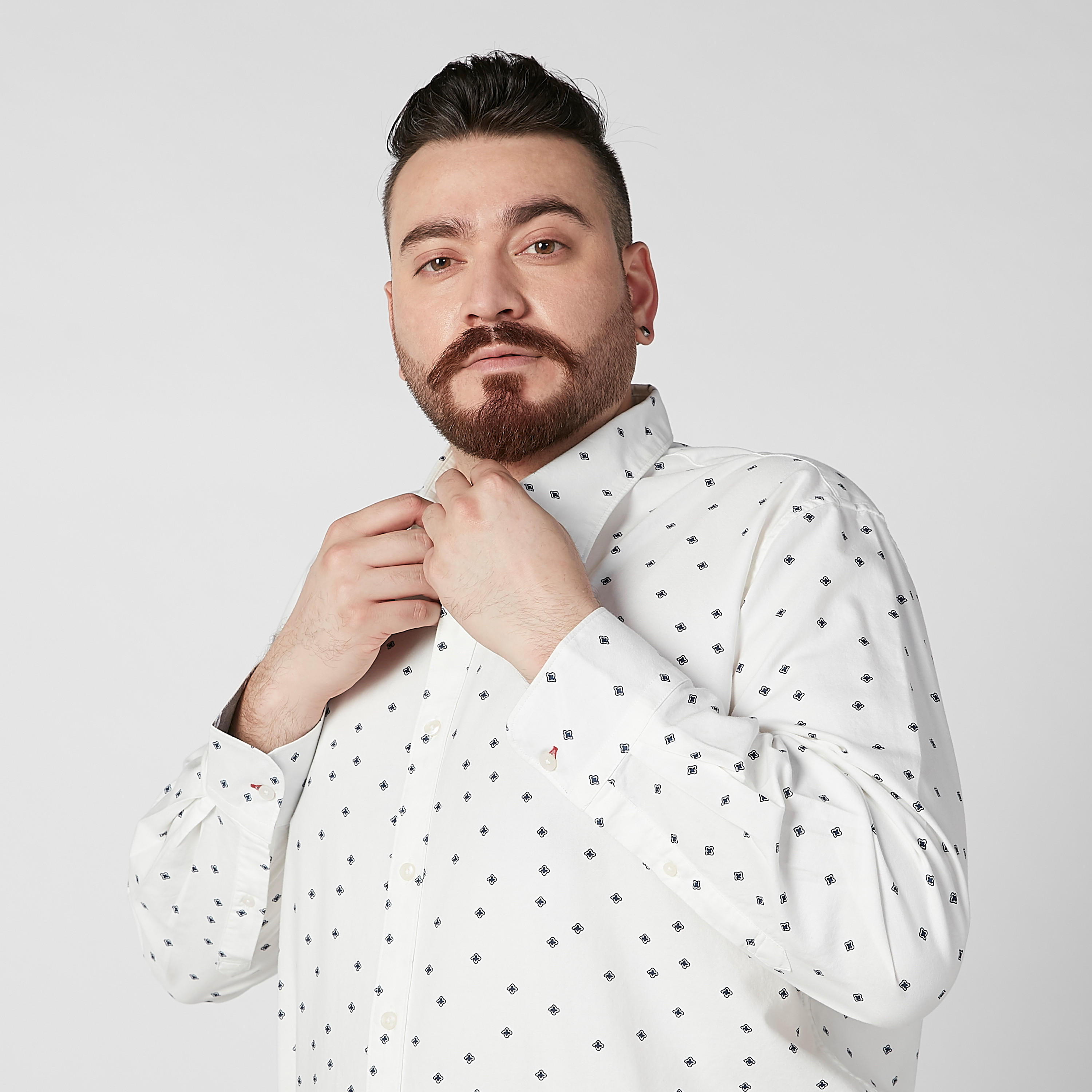 قميص بياقة عاديّة وأكمام طويلة وطبعات-men-clothing-shirts-image-3
