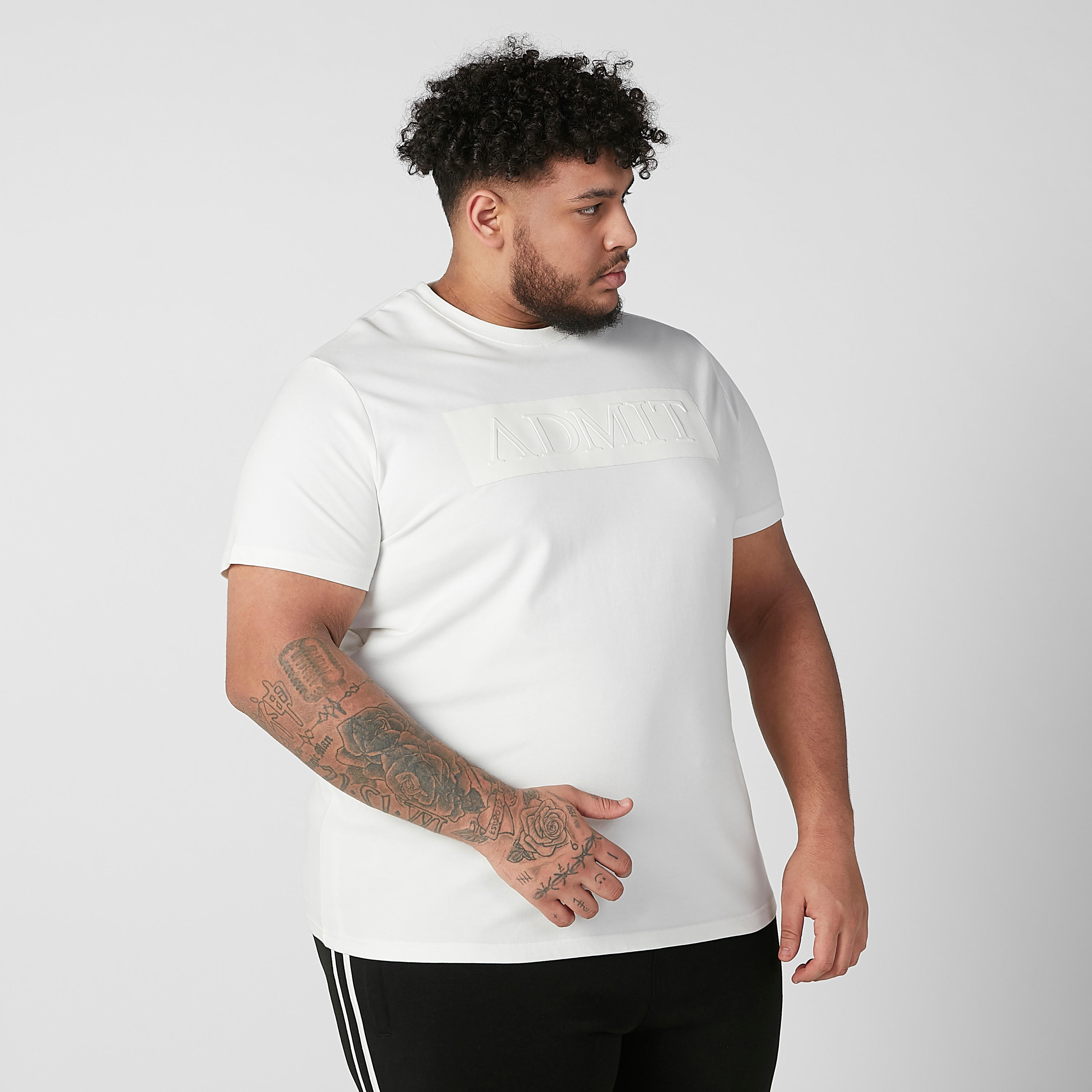 تيشيرت بياقة مستديرة وأكمام قصيرة وطبعات-men-clothing-tshirtsandpolos-tshirts-image-3