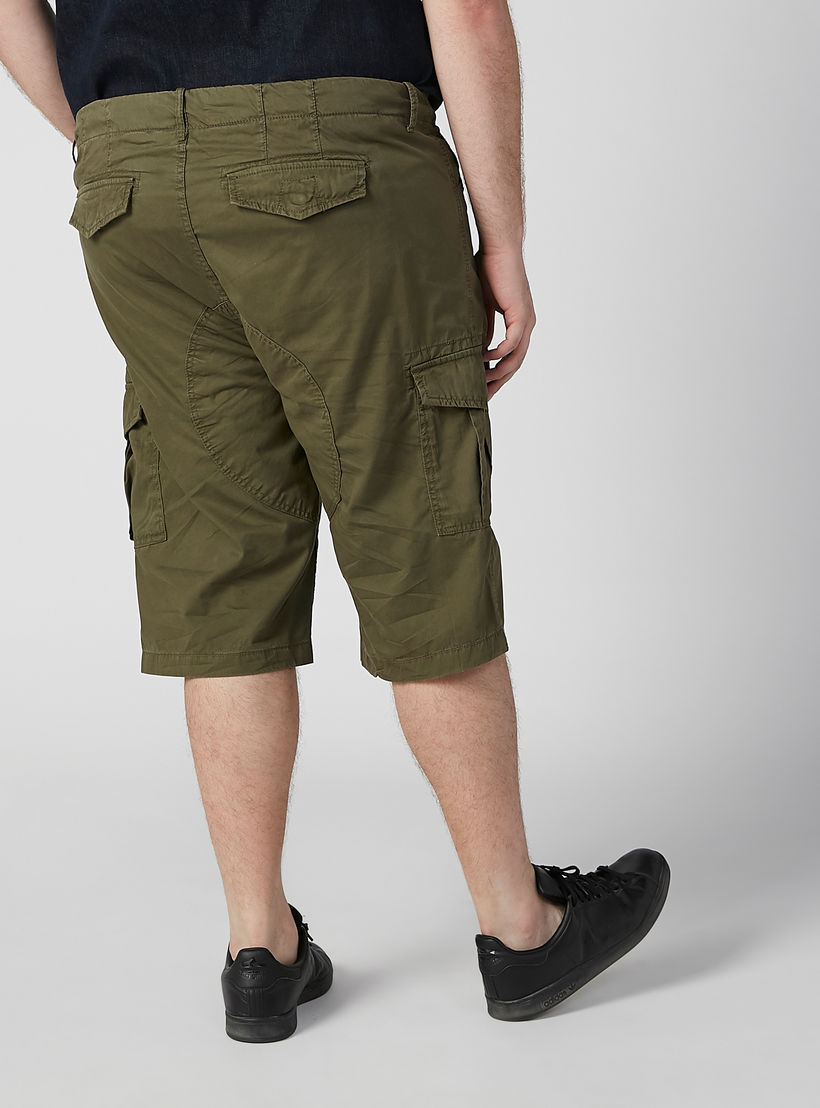 شورت سادة بخصر متوسط الارتفاع وجيوب وحلقات للحزام-men-clothing-bottoms-shorts-image-4