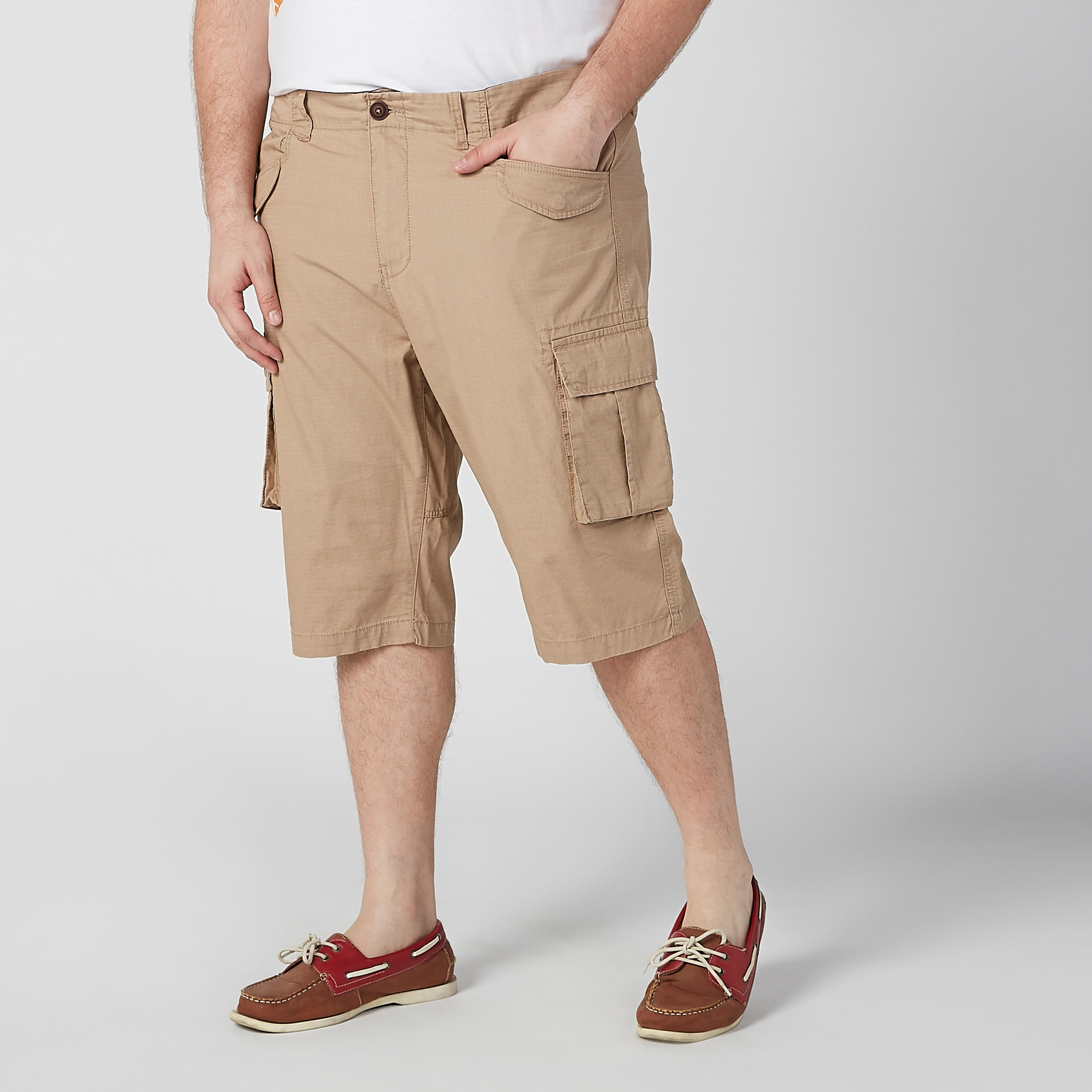 شورت سادة بخصر متوسط الارتفاع وجيوب وحلقات للحزام-men-clothing-bottoms-shorts-image-1