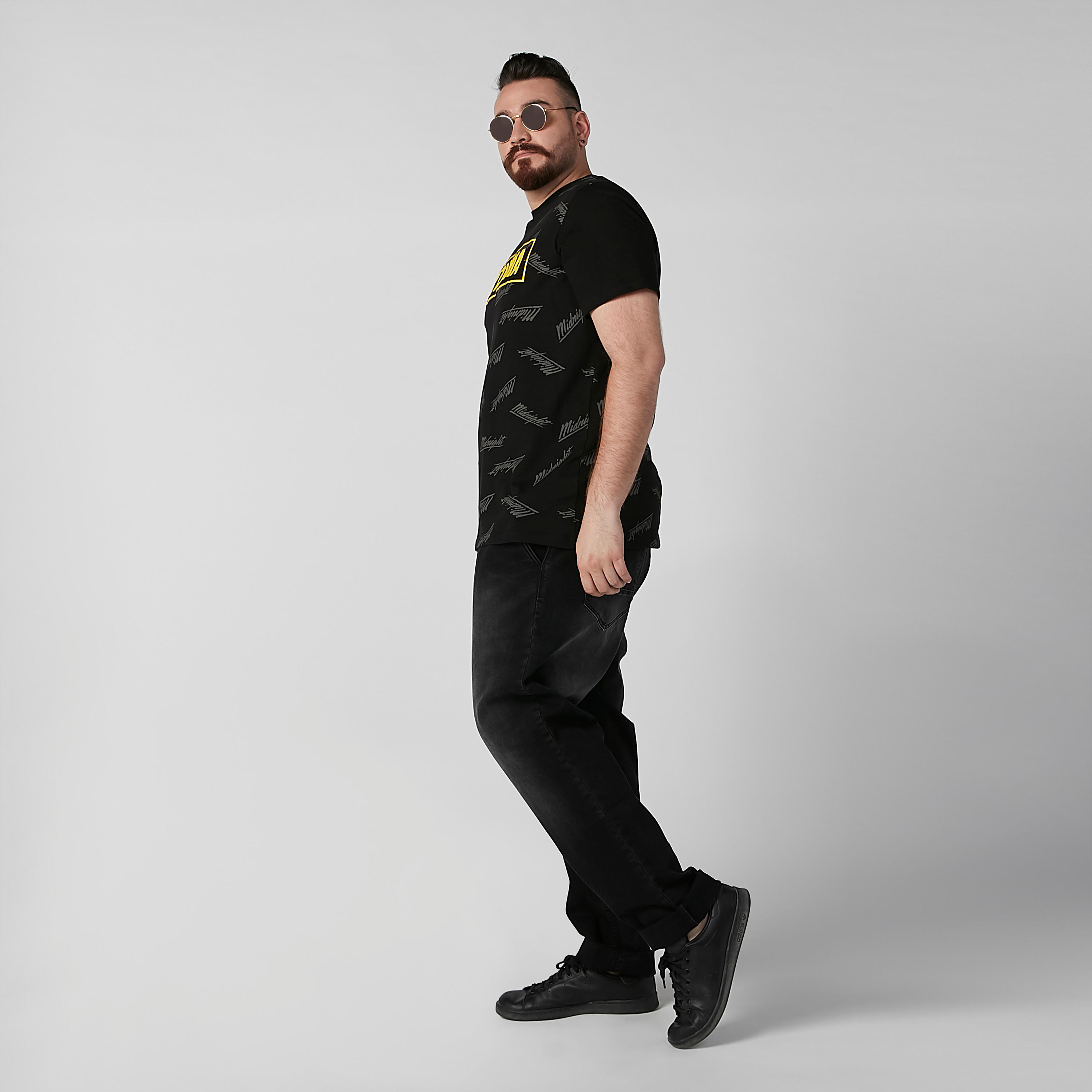 بنطلون جينز سادة بجيوب وحلقات للحزام-men-clothing-bottoms-jeans-image-3