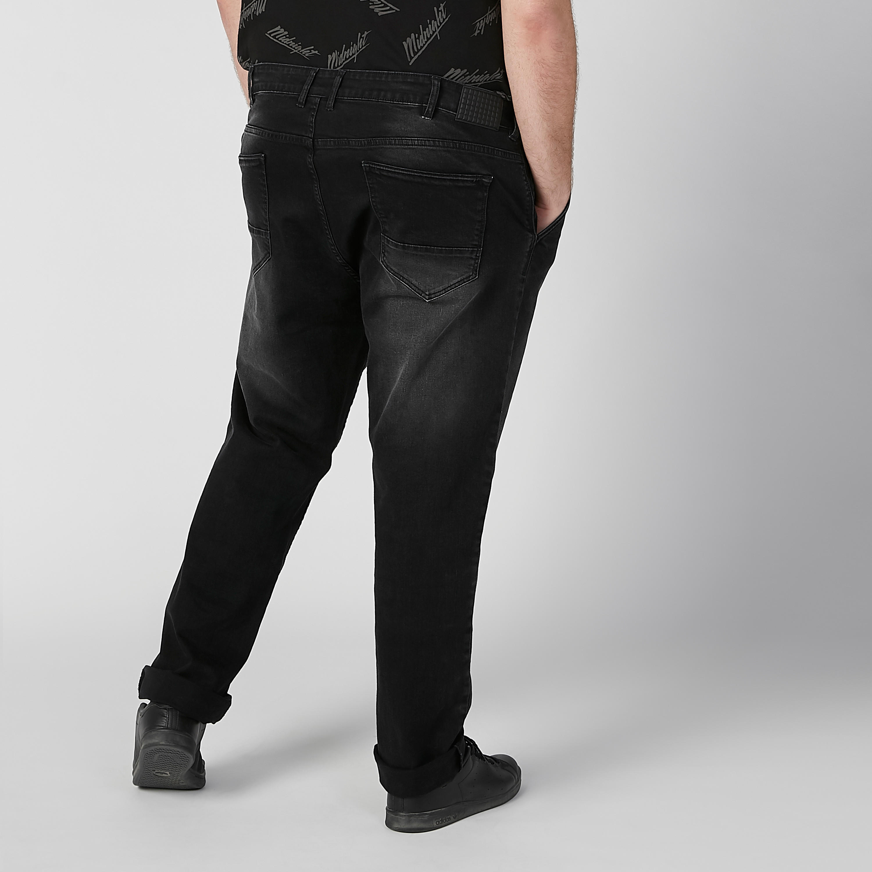 بنطلون جينز سادة بجيوب وحلقات للحزام-men-clothing-bottoms-jeans-image-4