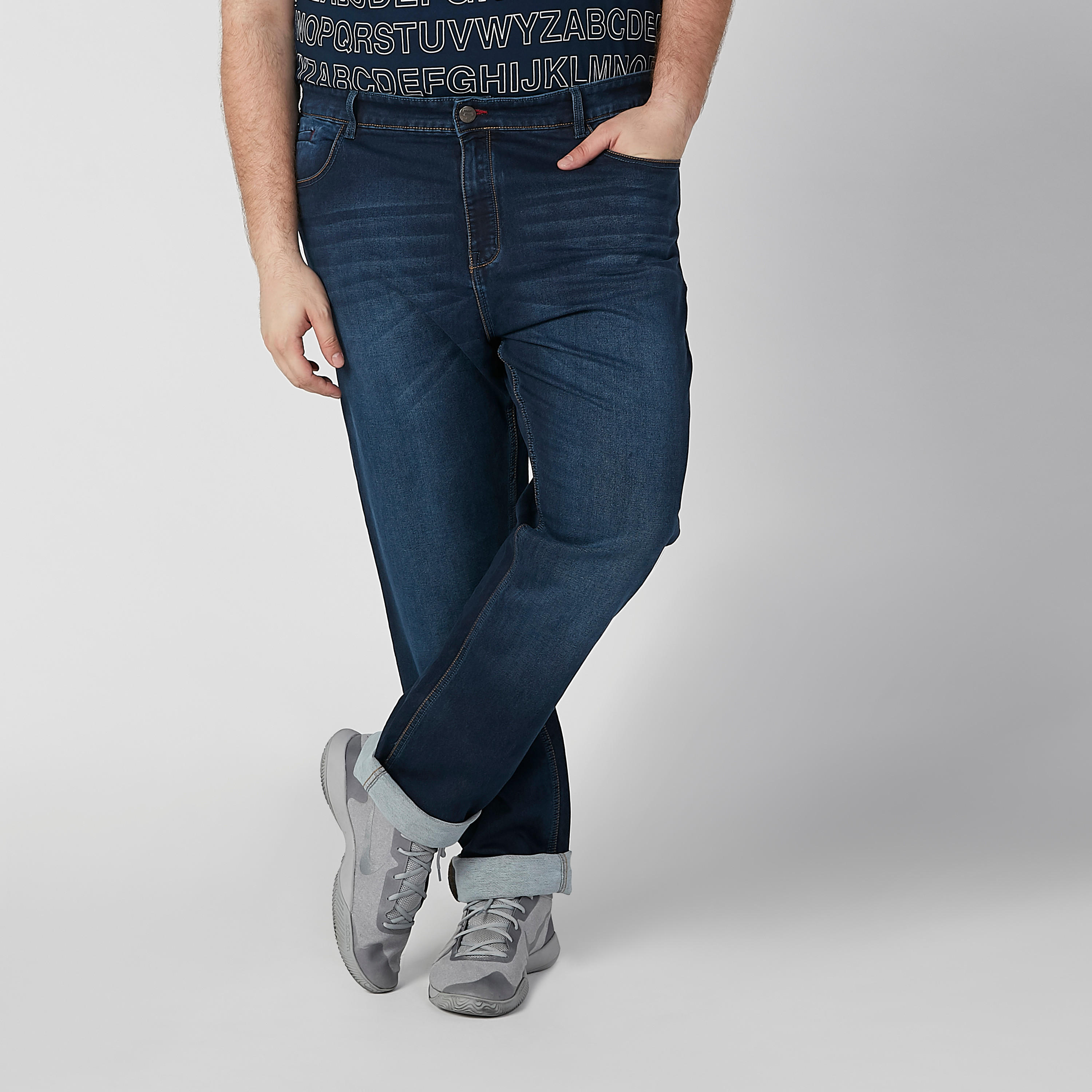بنطلون جينز سادة بجيوب وحلقات للحزام-men-clothing-bottoms-jeans-image-2