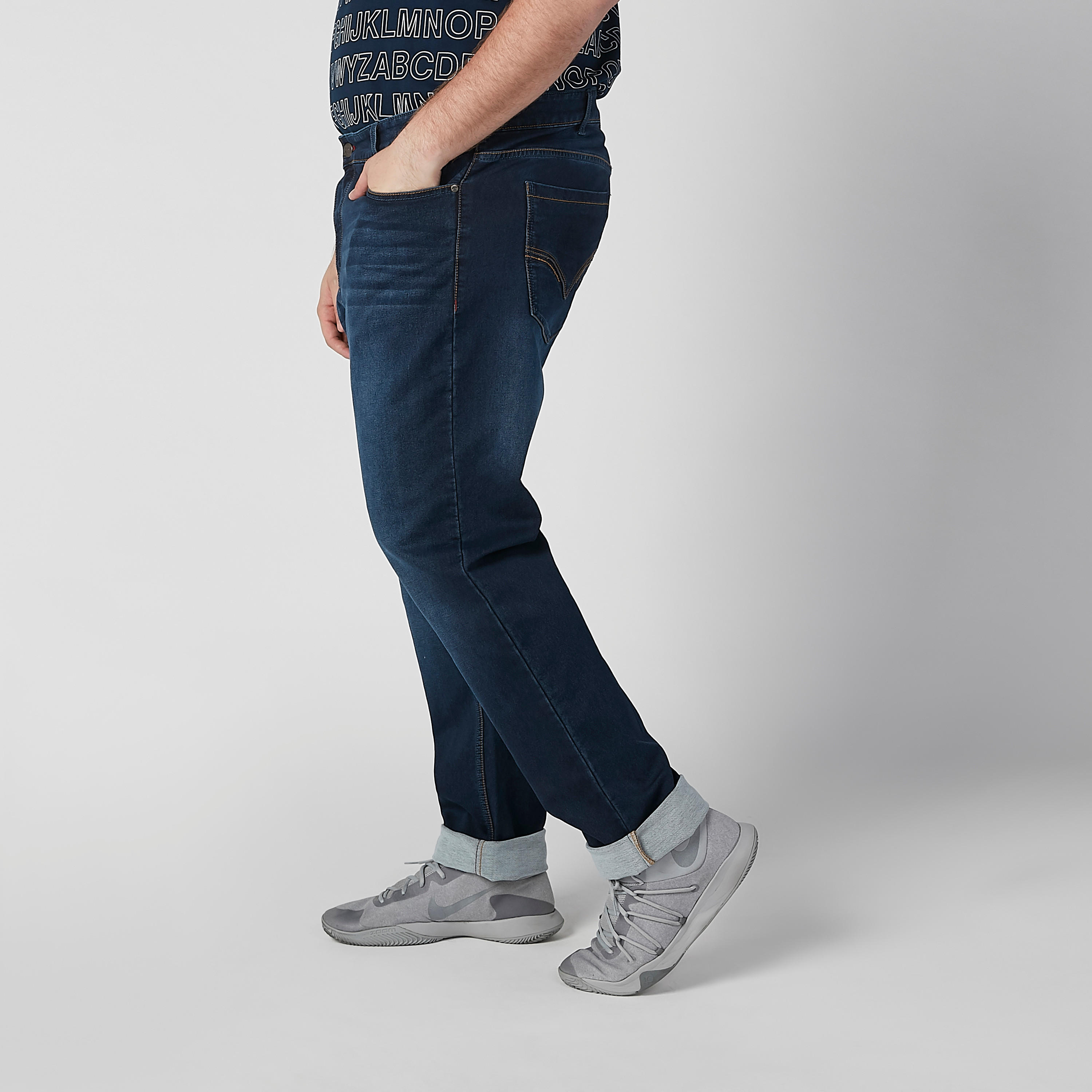 بنطلون جينز سادة بجيوب وحلقات للحزام-men-clothing-bottoms-jeans-image-3