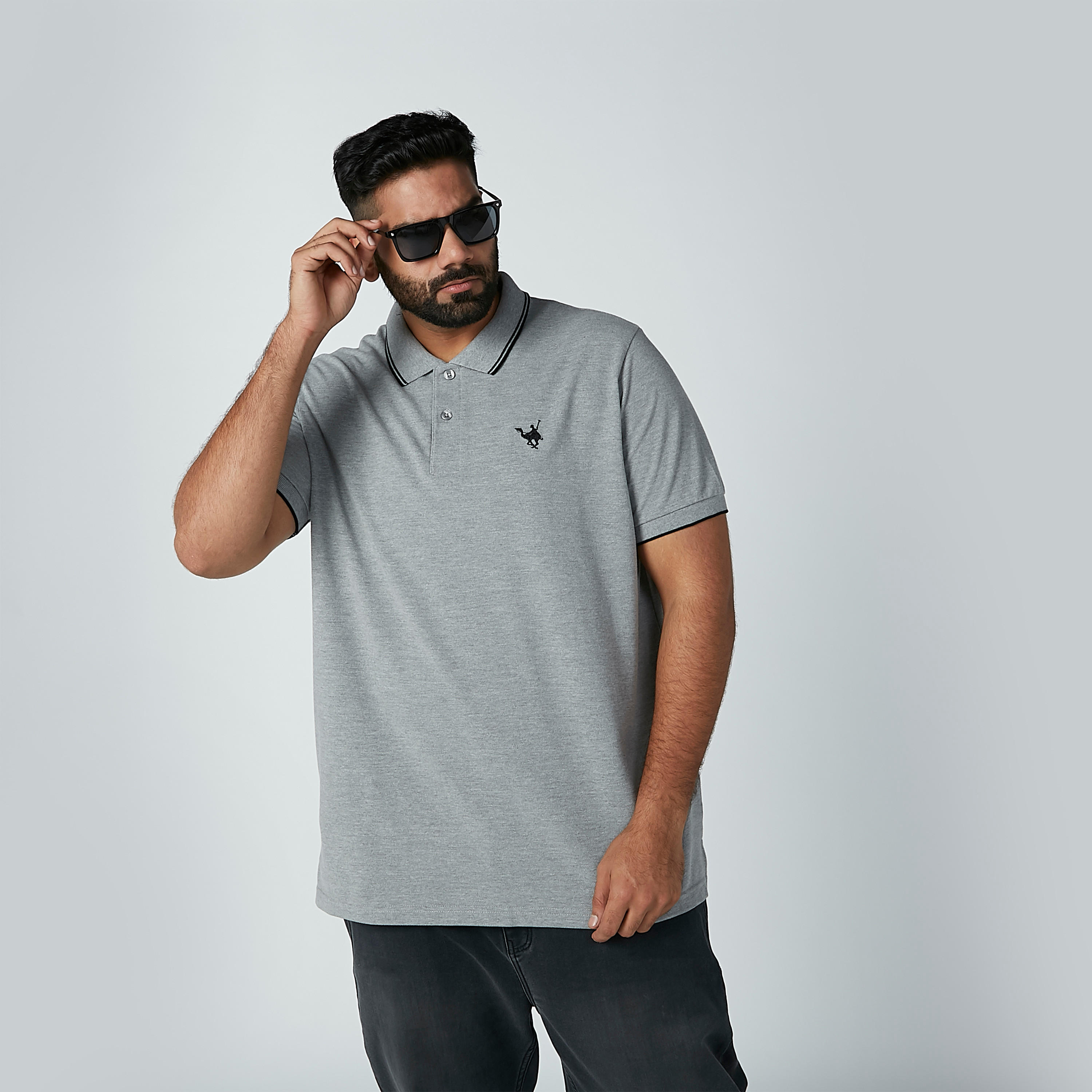 تيشيرت مطرّز بياقة بولو وأكمام قصيرة-men-clothing-tshirtsandpolos-polos-image-1