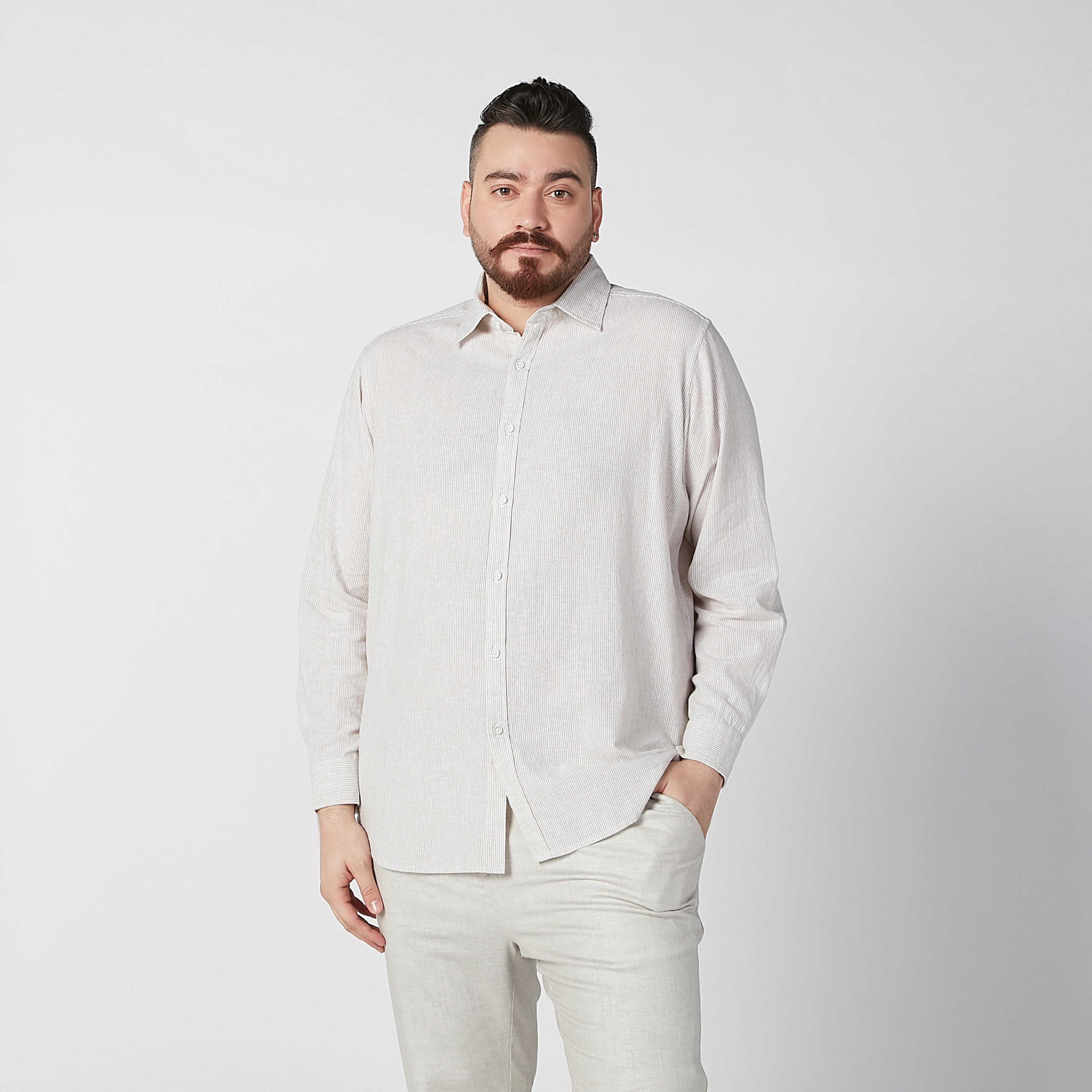 قميص مقلّم بياقة عاديّة وأكمام طويلة-men-clothing-shirts-image-1