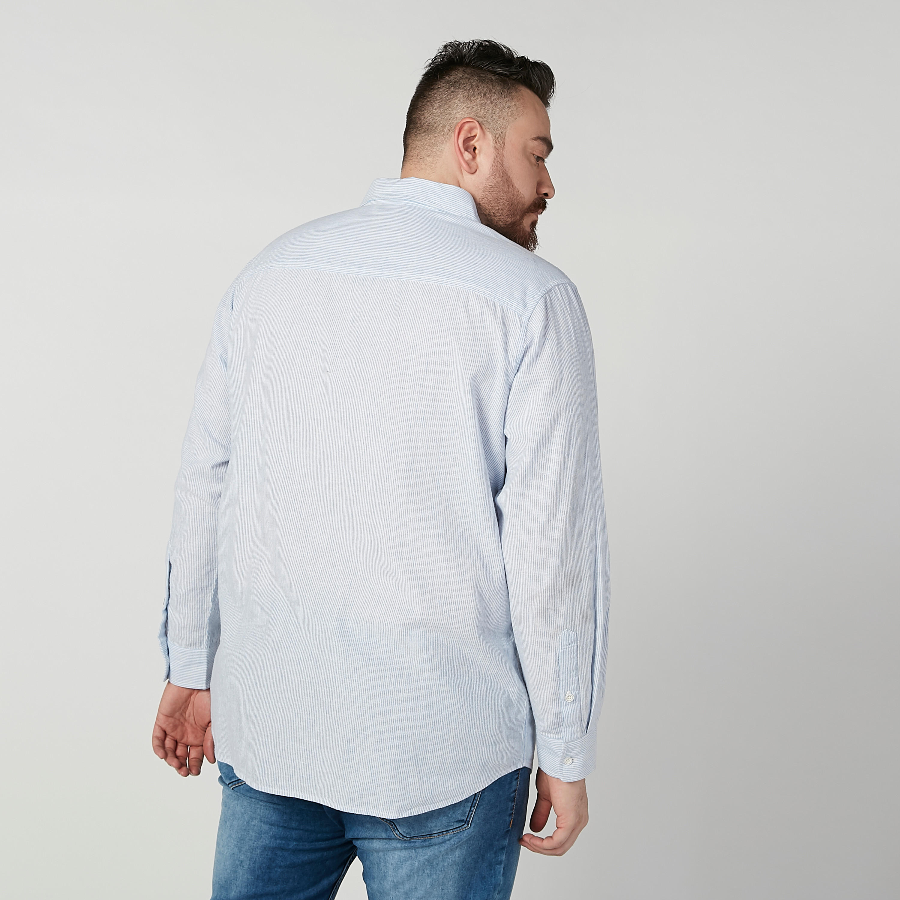 قميص مقلّم بياقة عاديّة وأكمام طويلة-men-clothing-shirts-image-1