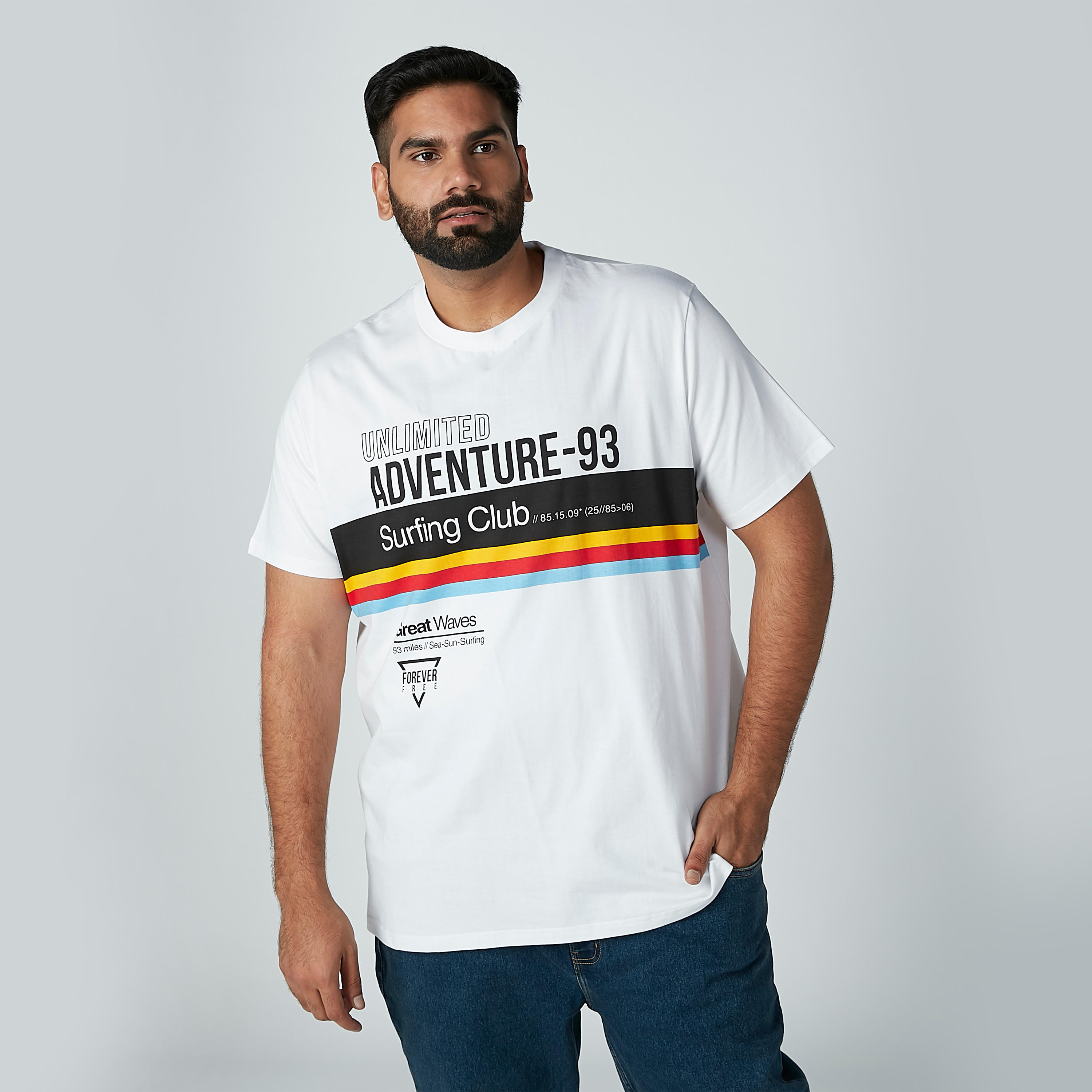 تيشيرت بياقة مستديرة وأكمام قصيرة وطبعات-men-clothing-tshirtsandpolos-tshirts-image-3