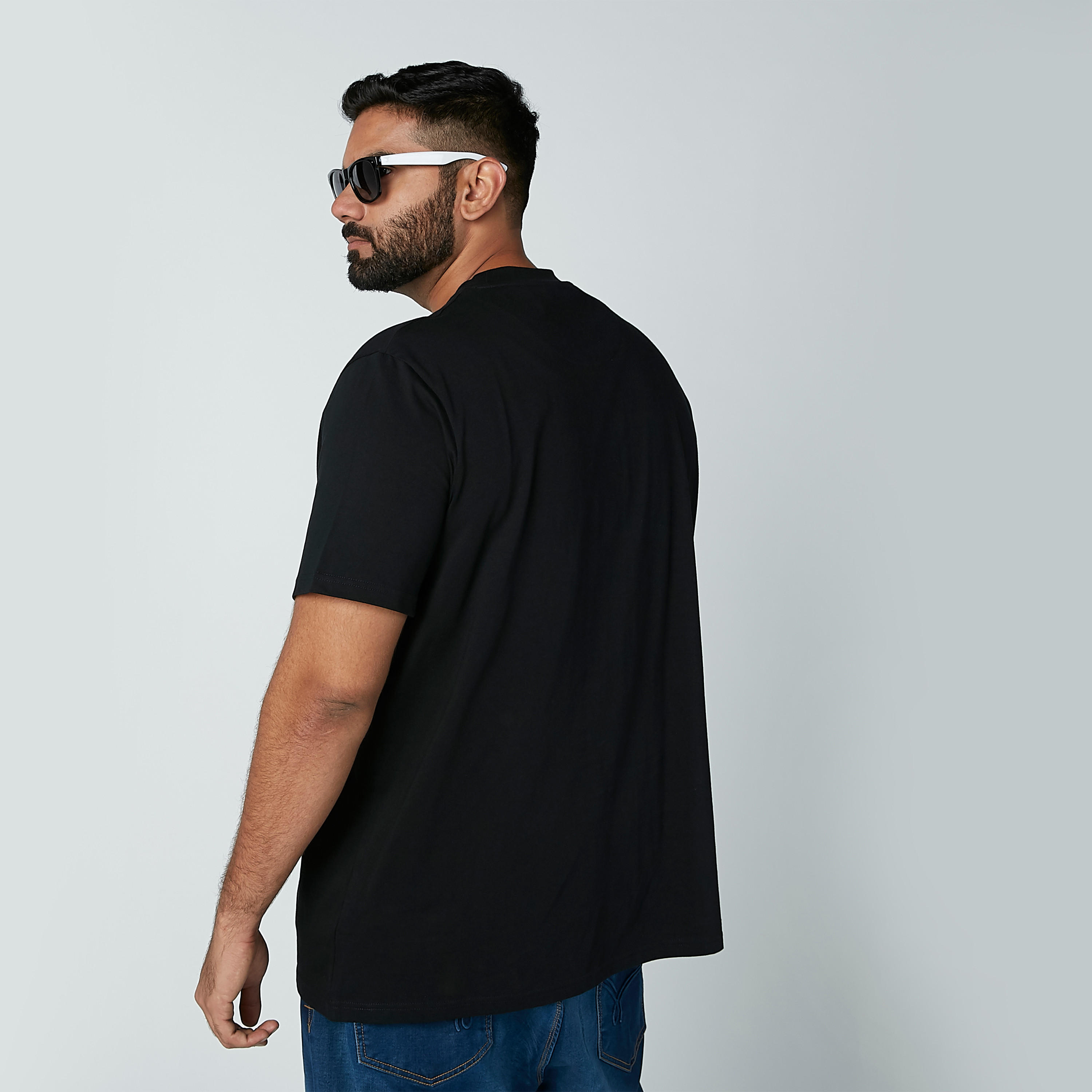 تيشيرت بياقة مستديرة وأكمام قصيرة وطبعات-men-clothing-tshirtsandpolos-tshirts-image-3