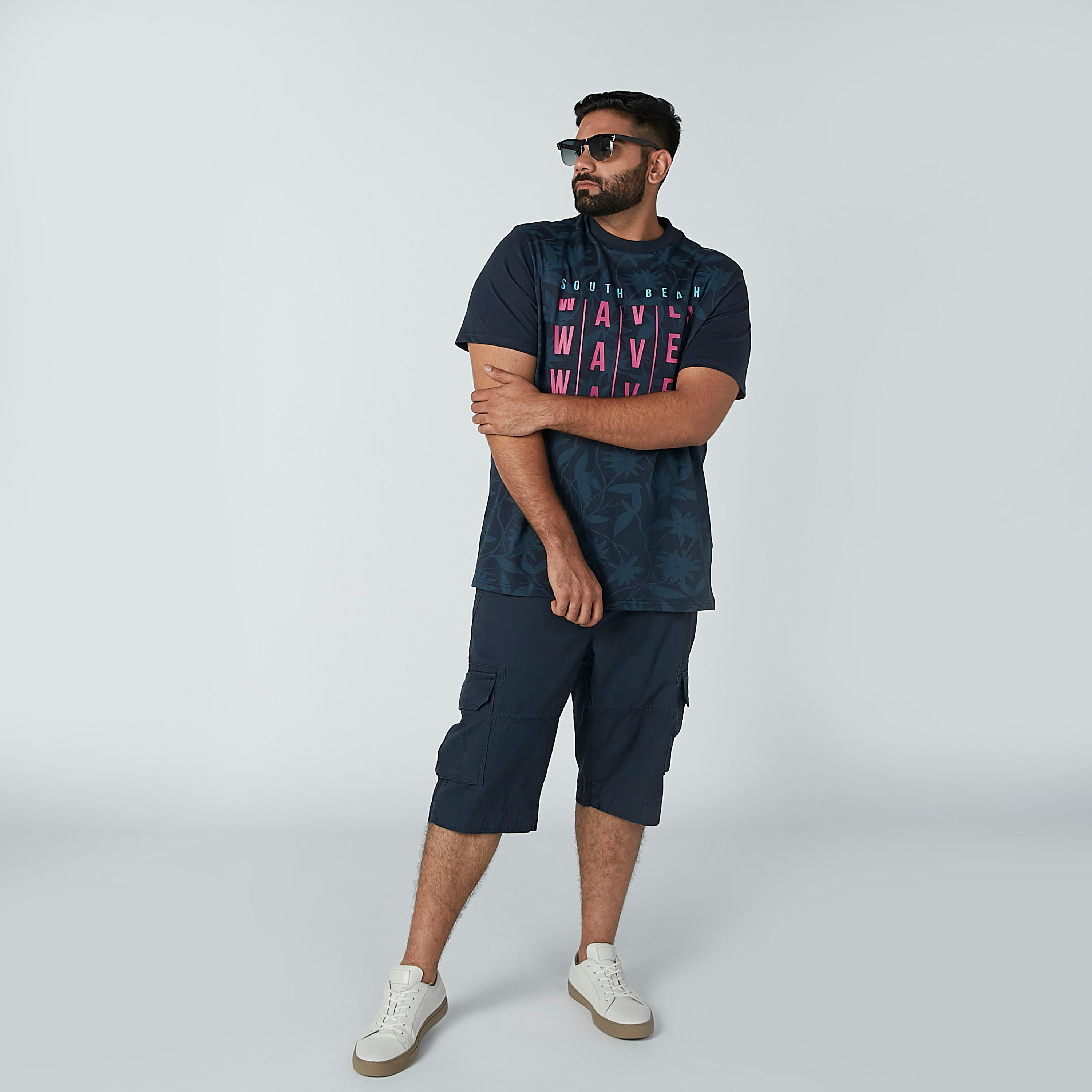 تيشيرت بياقة مستديرة وأكمام قصيرة وطبعات-men-clothing-tshirtsandpolos-tshirts-image-3