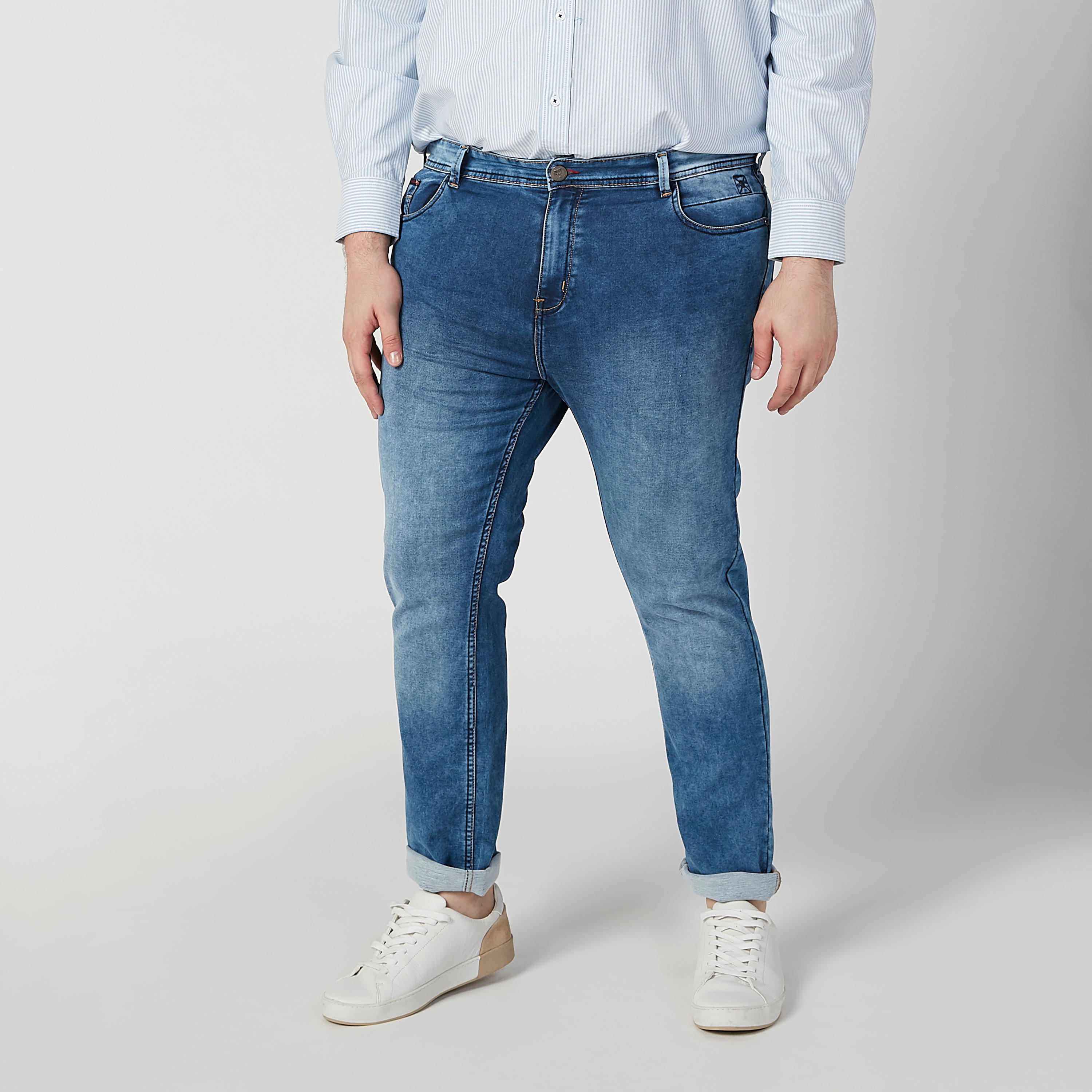 بنطلون جينز سادة بجيوب وحلقات للحزام-men-clothing-bottoms-jeans-image-1