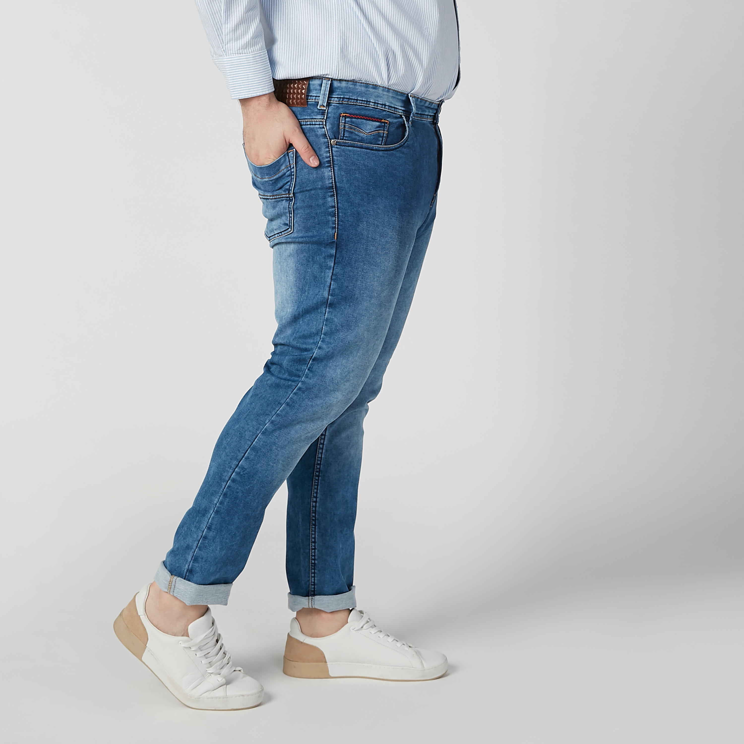 بنطلون جينز سادة بجيوب وحلقات للحزام-men-clothing-bottoms-jeans-image-3
