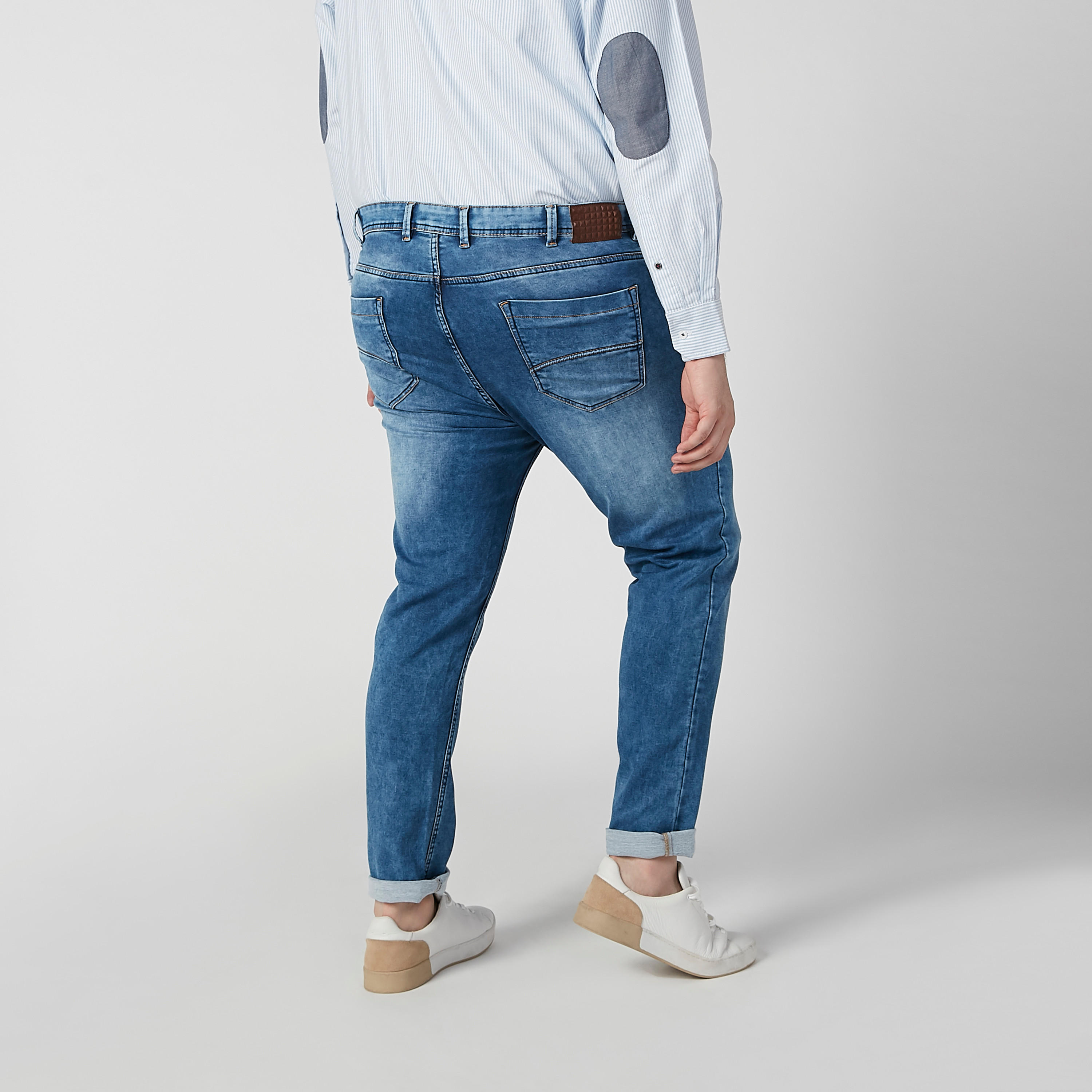 بنطلون جينز سادة بجيوب وحلقات للحزام-men-clothing-bottoms-jeans-image-4