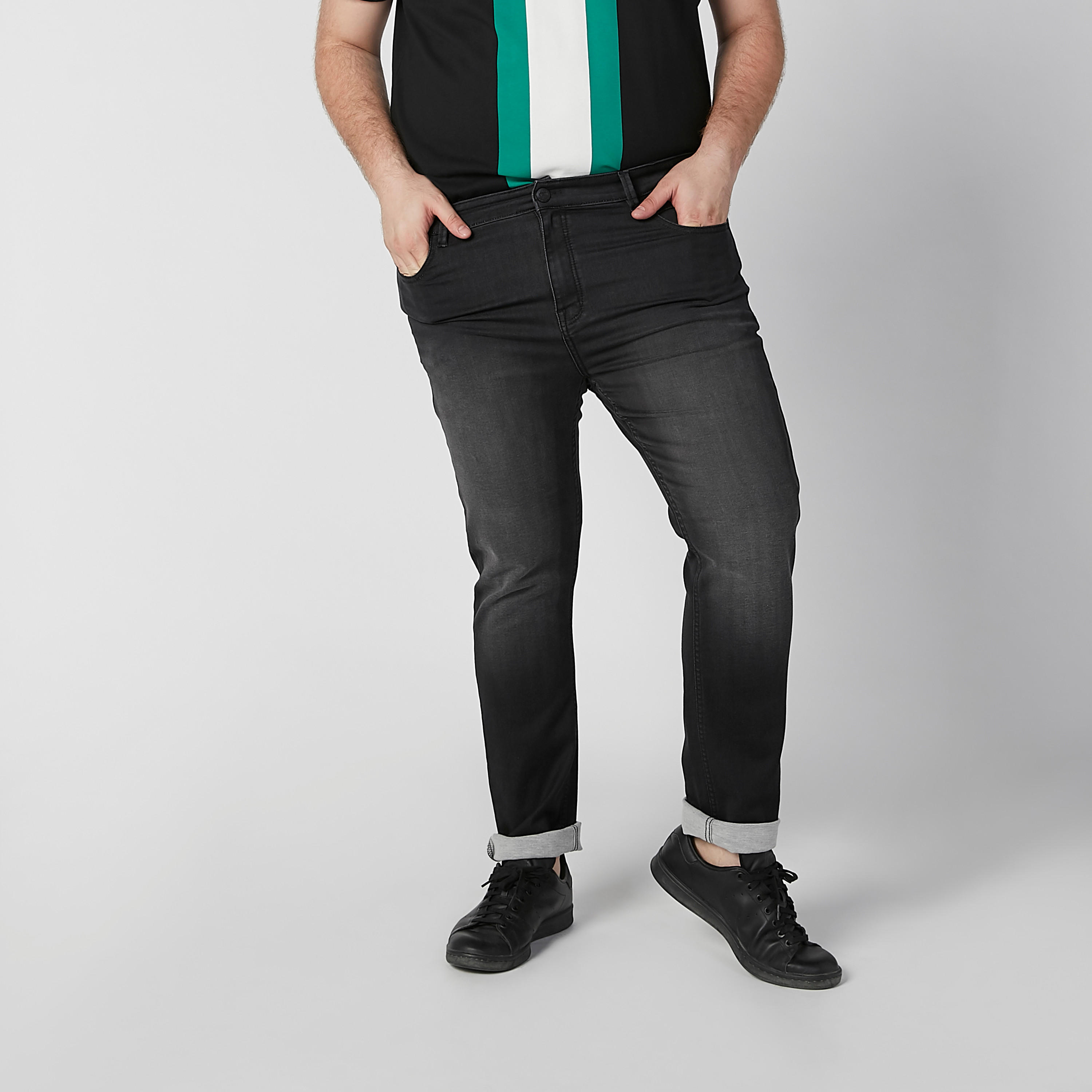 بنطلون جينز سادة بجيوب وحلقات للحزام-men-clothing-bottoms-jeans-image-4
