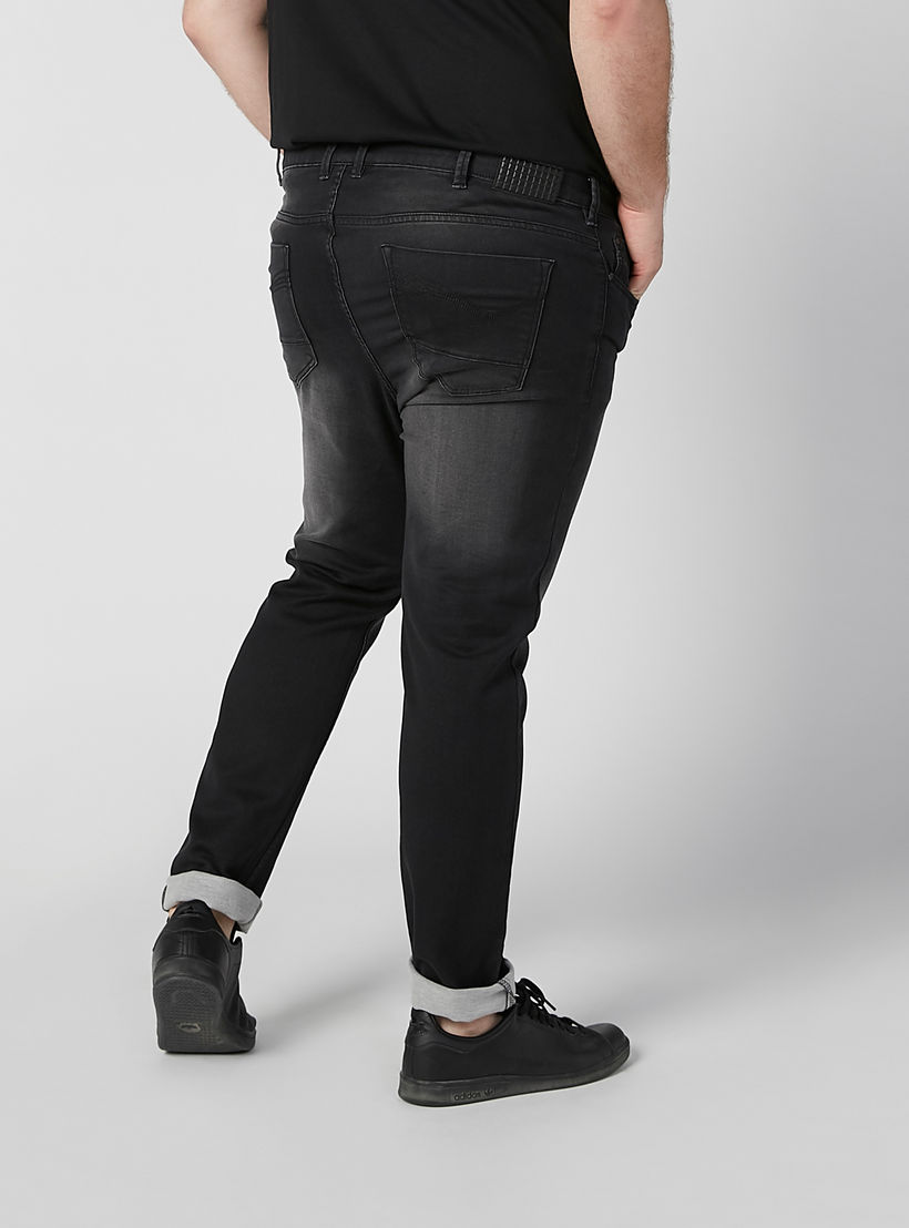 بنطلون جينز سادة بجيوب وحلقات للحزام-men-clothing-bottoms-jeans-image-1