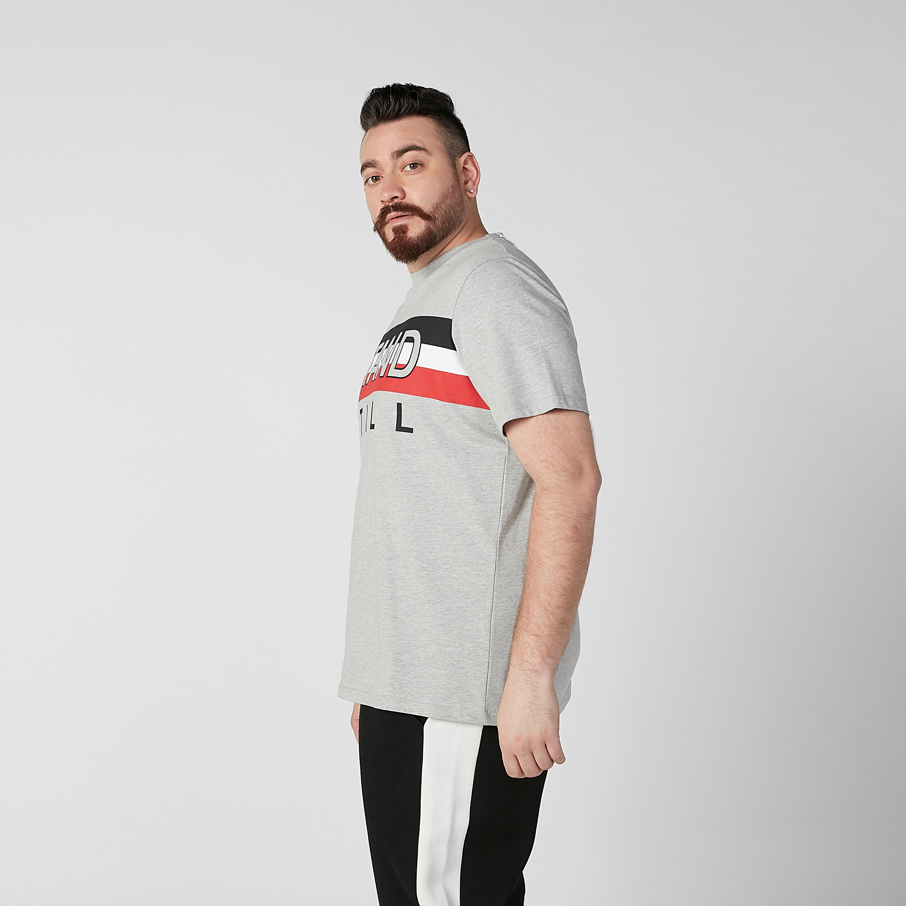 تيشيرت بياقة مستديرة وأكمام قصيرة وطبعات-men-clothing-tshirtsandpolos-tshirts-image-3