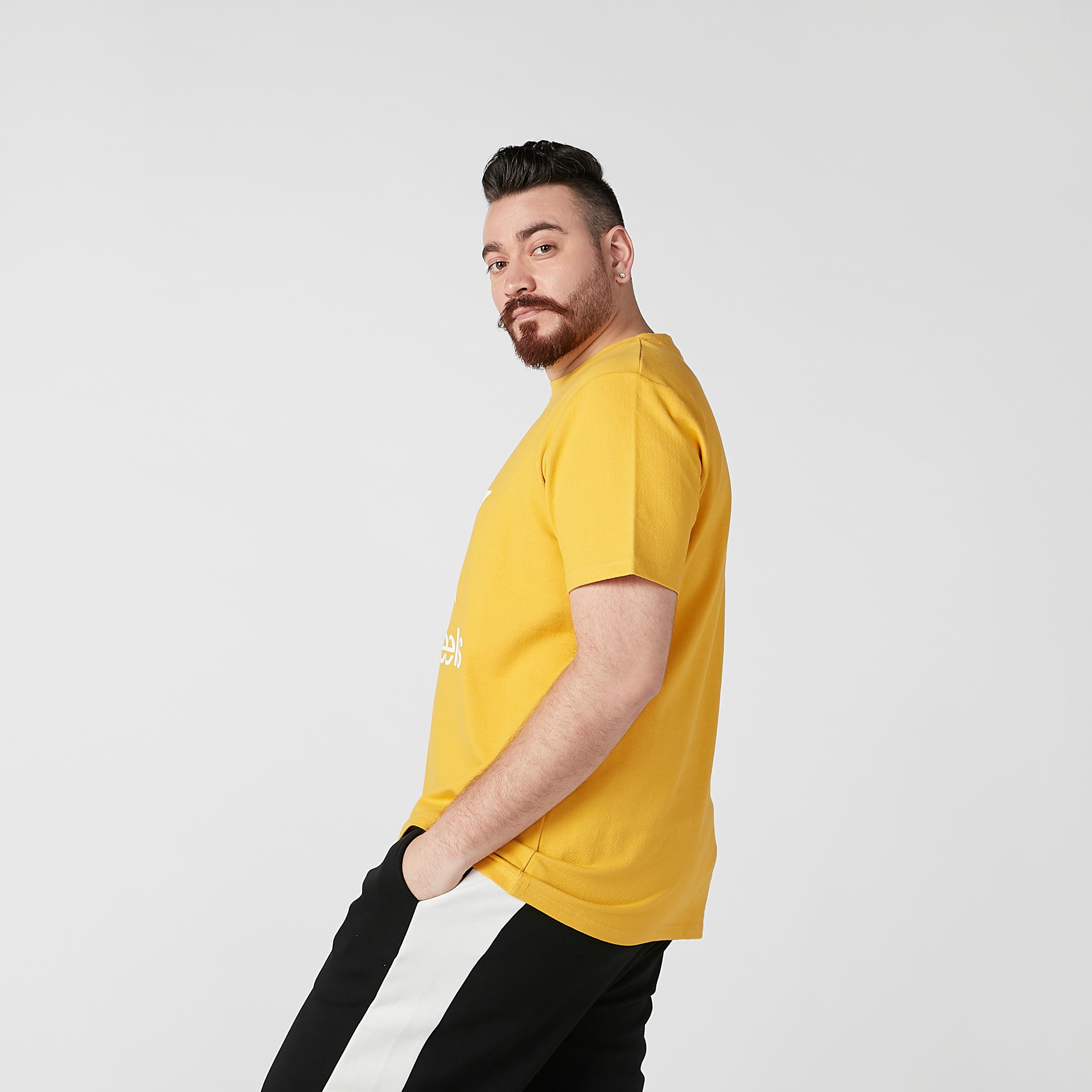 تيشيرت بياقة مستديرة وأكمام قصيرة وطبعات-men-clothing-tshirtsandpolos-tshirts-image-2