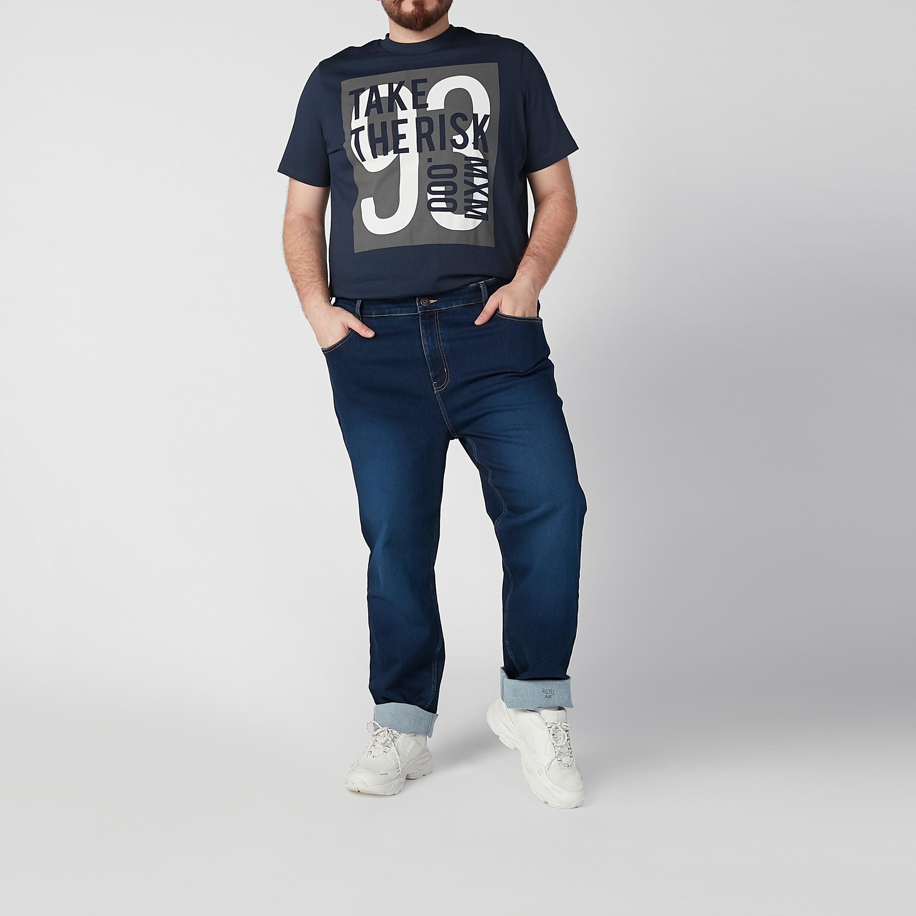بنطلون جينز سادة بخصر متوسط الارتفاع وجيوب-men-clothing-bottoms-jeans-image-3