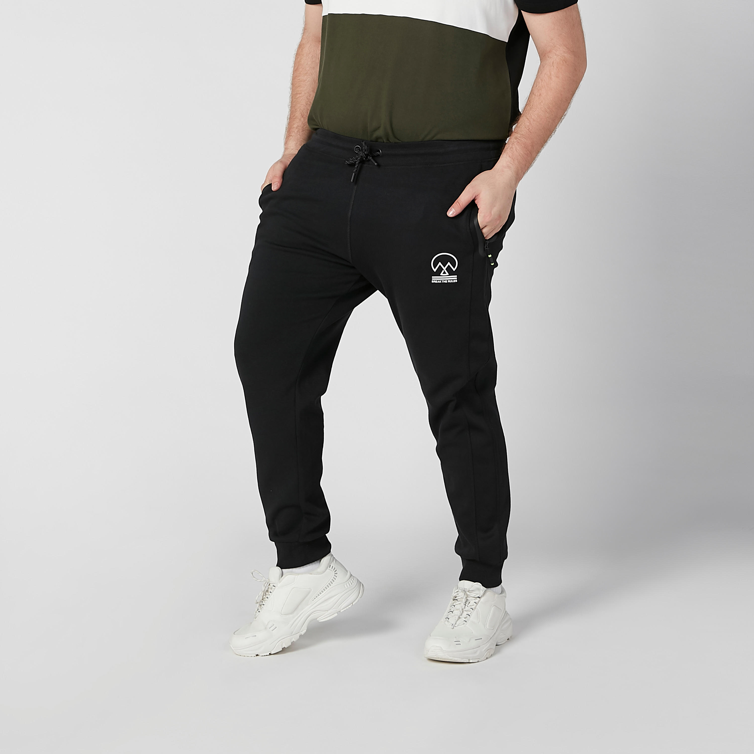 بنطلون رياضي سادة بخصر مطّاطي وجيوب-men-clothing-bottoms-joggers-image-1