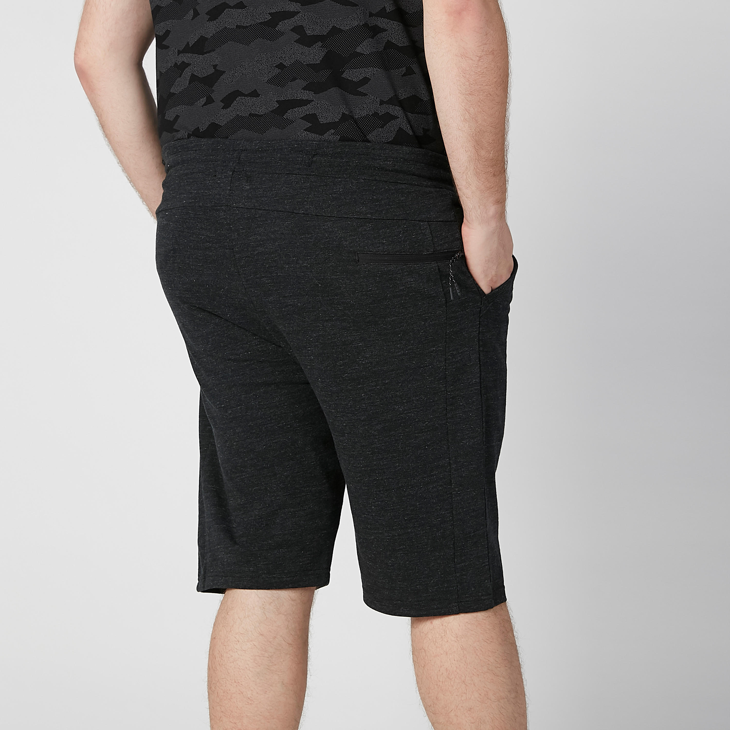 شورت سادة بخصر مطاطي وجيوب-men-clothing-bottoms-shorts-image-4