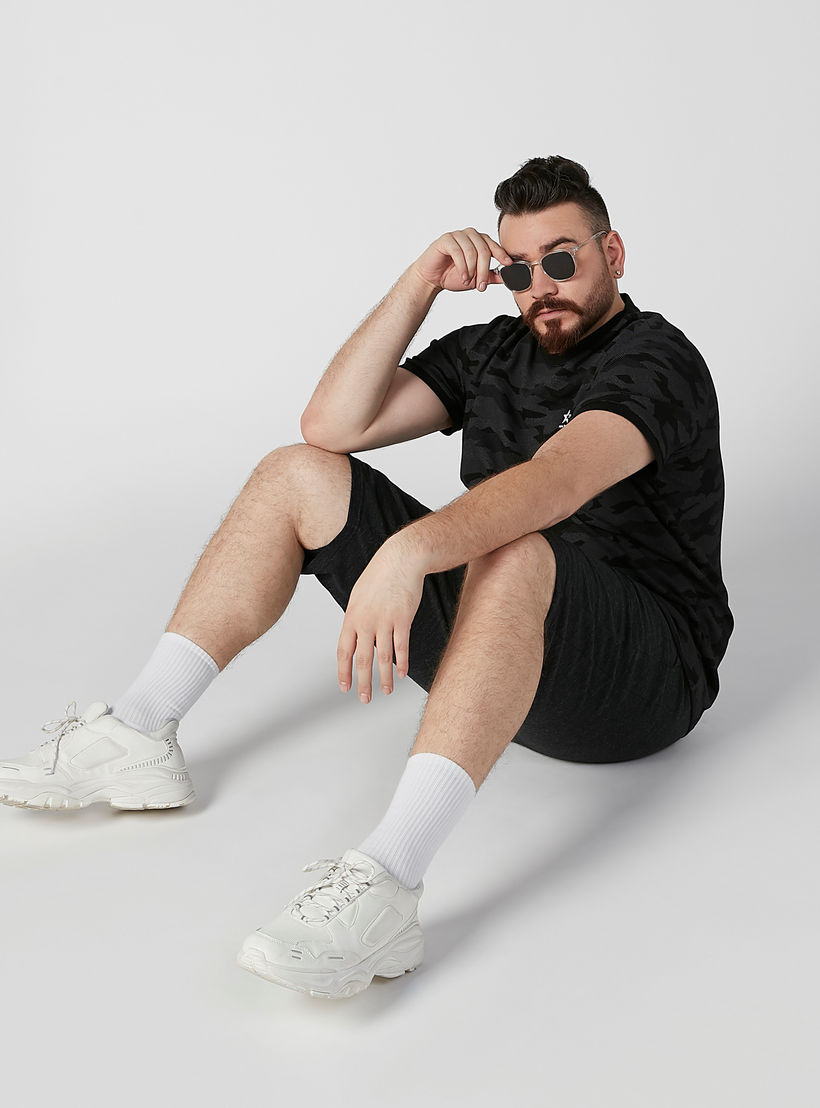 شورت سادة بخصر مطاطي وجيوب-men-clothing-bottoms-shorts-image-5