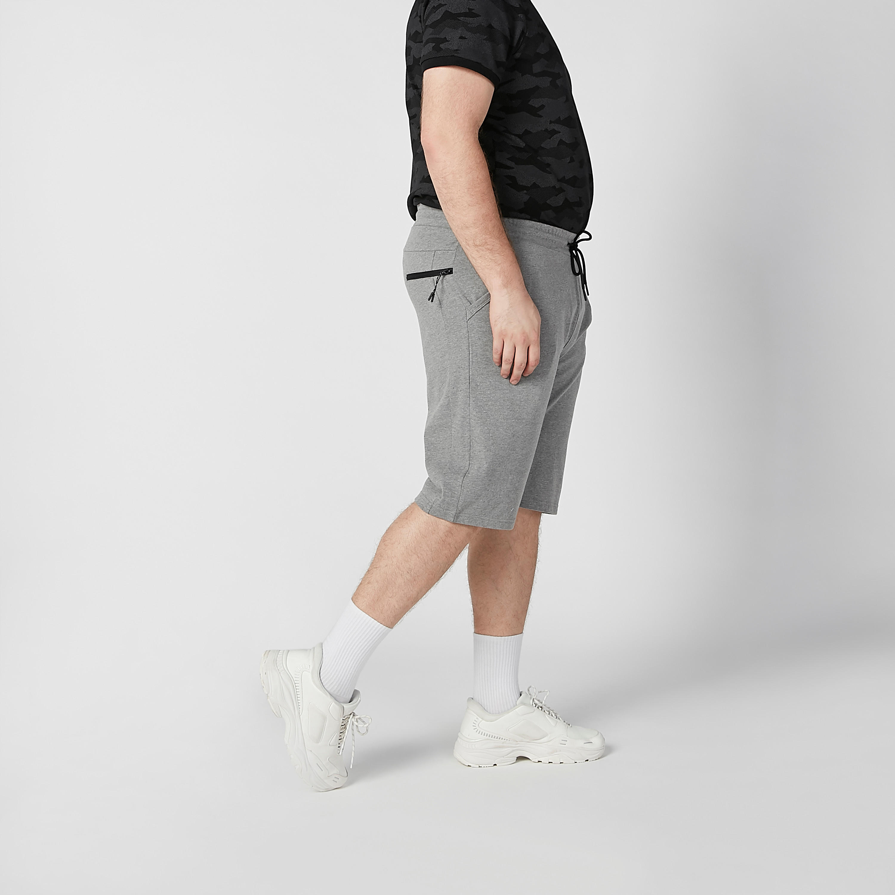 شورت سادة بخصر مطاطي وجيوب-men-clothing-bottoms-shorts-image-3