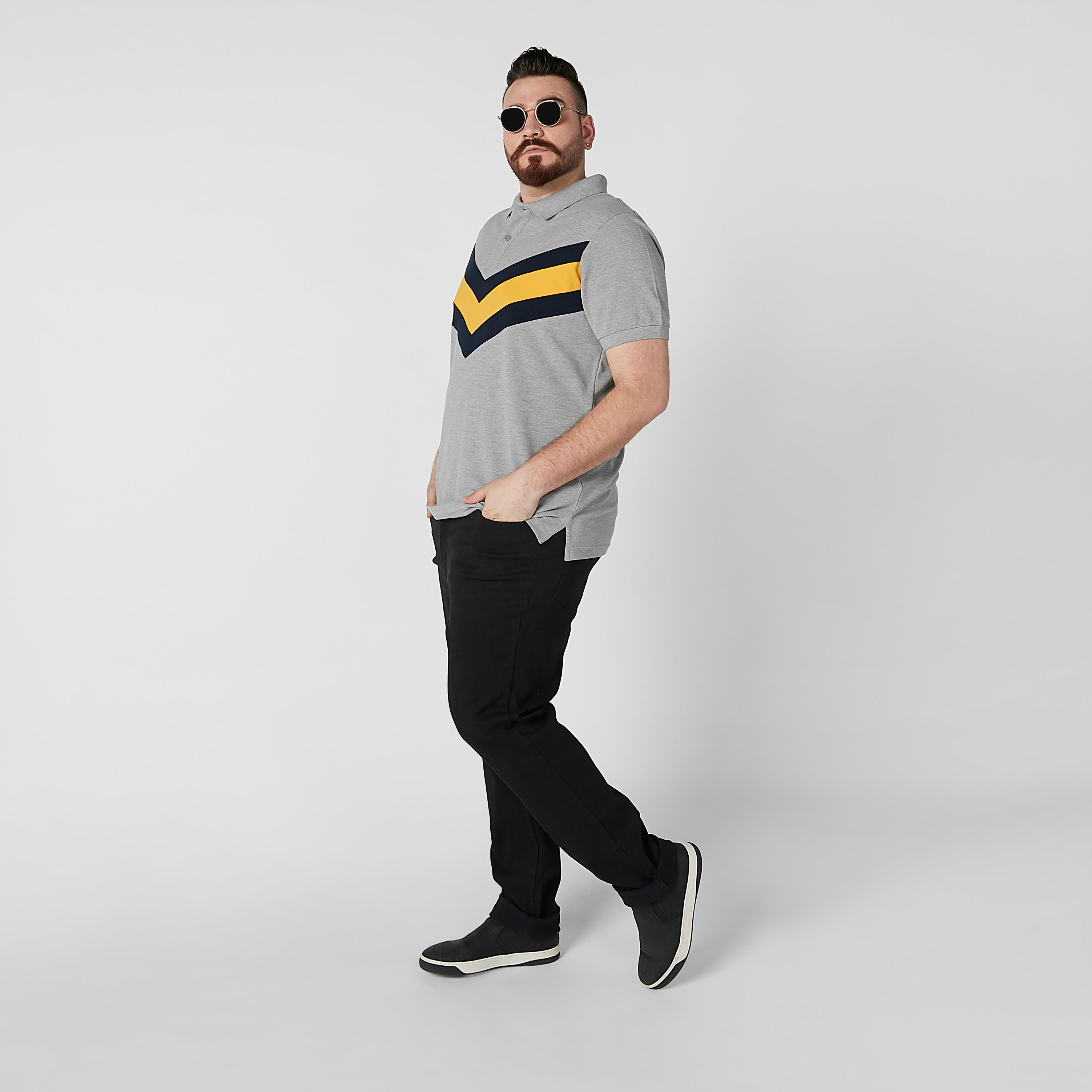 بنطلون جينز سادة بخصر متوسط الارتفاع وجيوب-men-clothing-bottoms-jeans-image-2