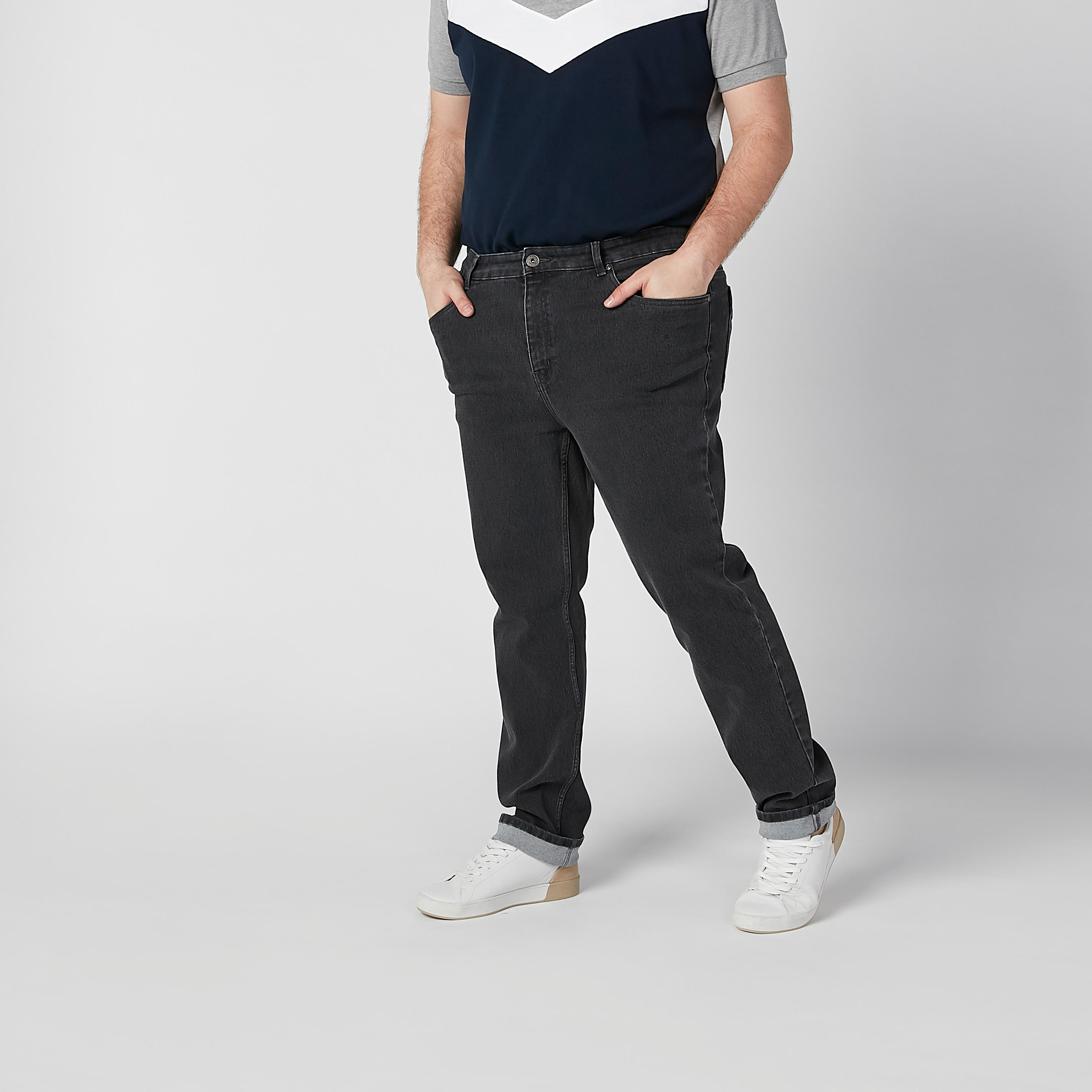 بنطلون جينز سادة بخصر متوسط الارتفاع وجيوب-men-clothing-bottoms-jeans-image-1