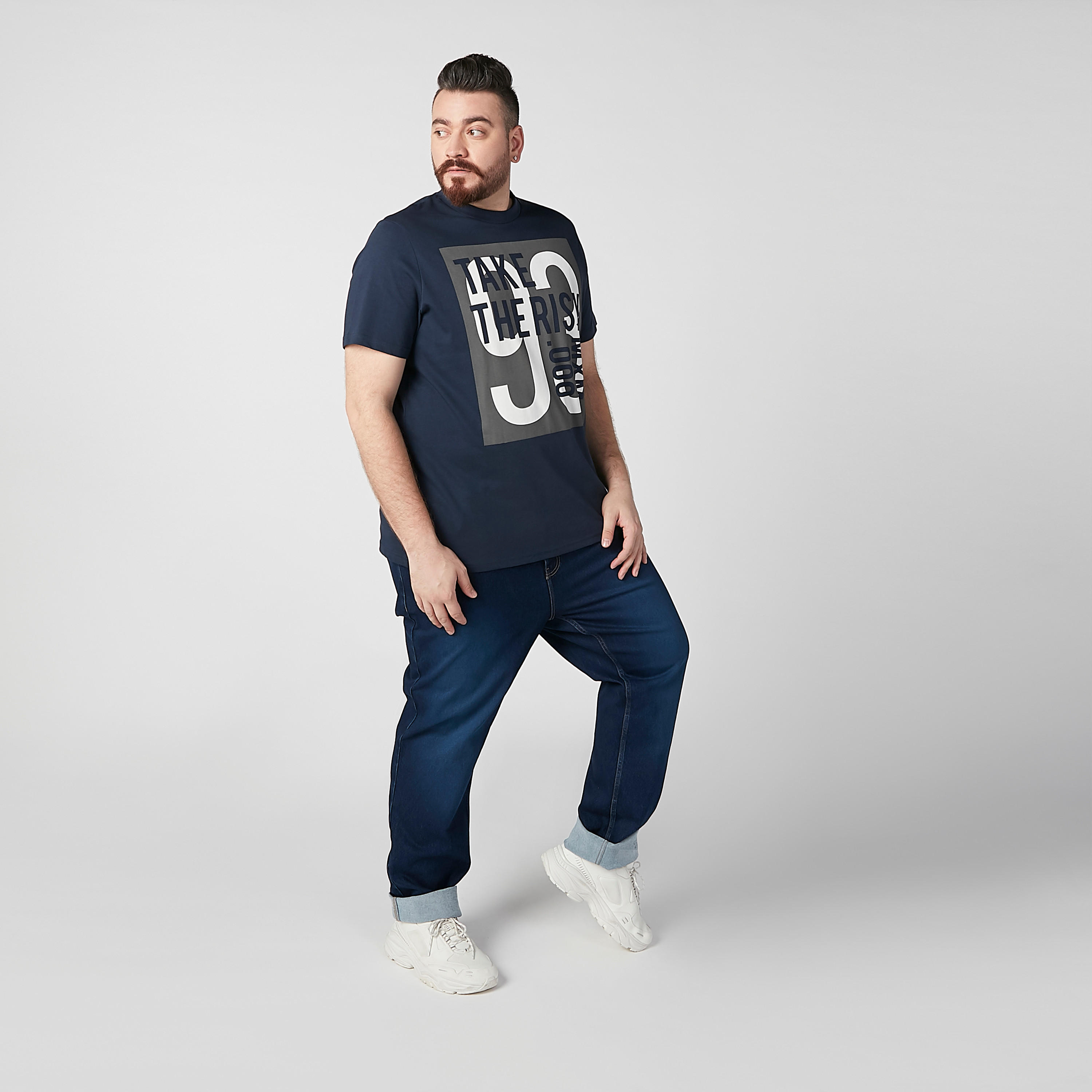 تيشيرت بياقة ضيقة وأكمام قصيرة وطبعات-men-clothing-tshirtsandpolos-tshirts-image-1