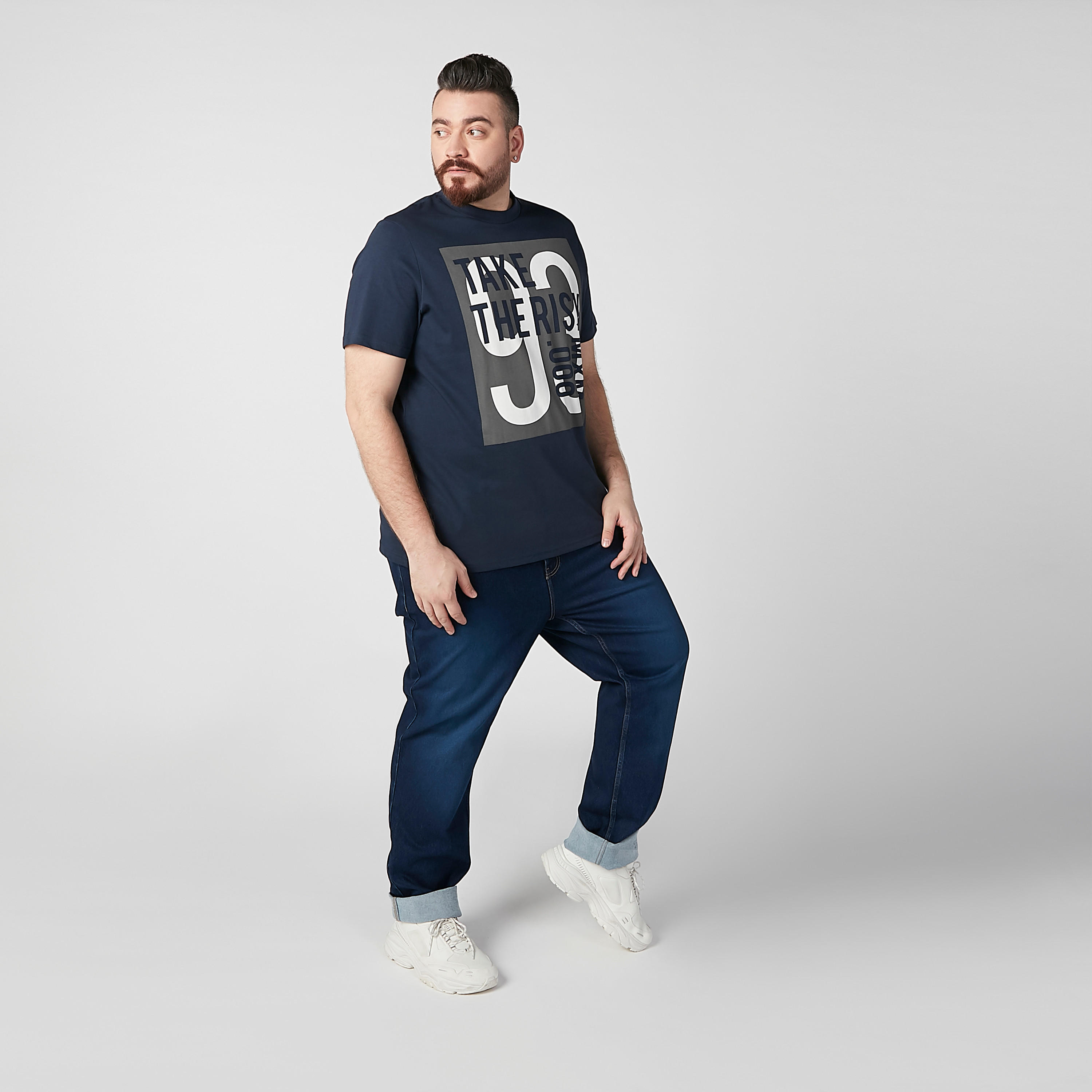 تيشيرت بياقة ضيقة وأكمام قصيرة وطبعات-men-clothing-tshirtsandpolos-tshirts-image-4