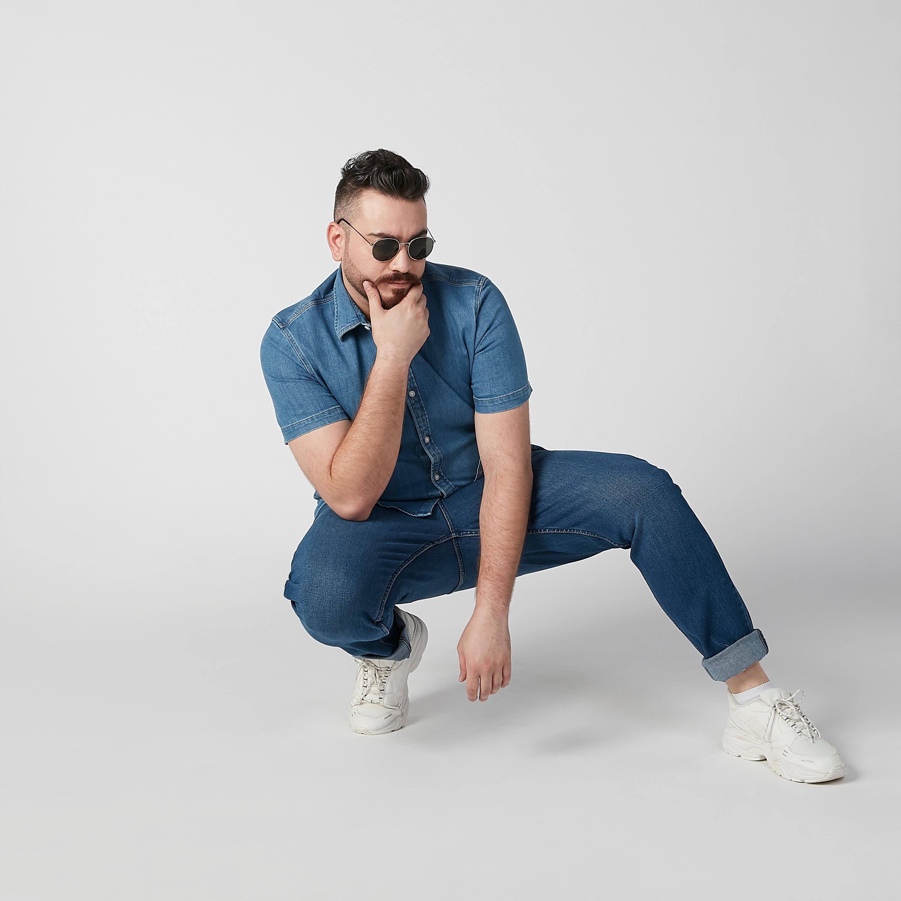 بنطلون جينز سادة بجيوب وحلقات للحزام-men-clothing-bottoms-jeans-image-2