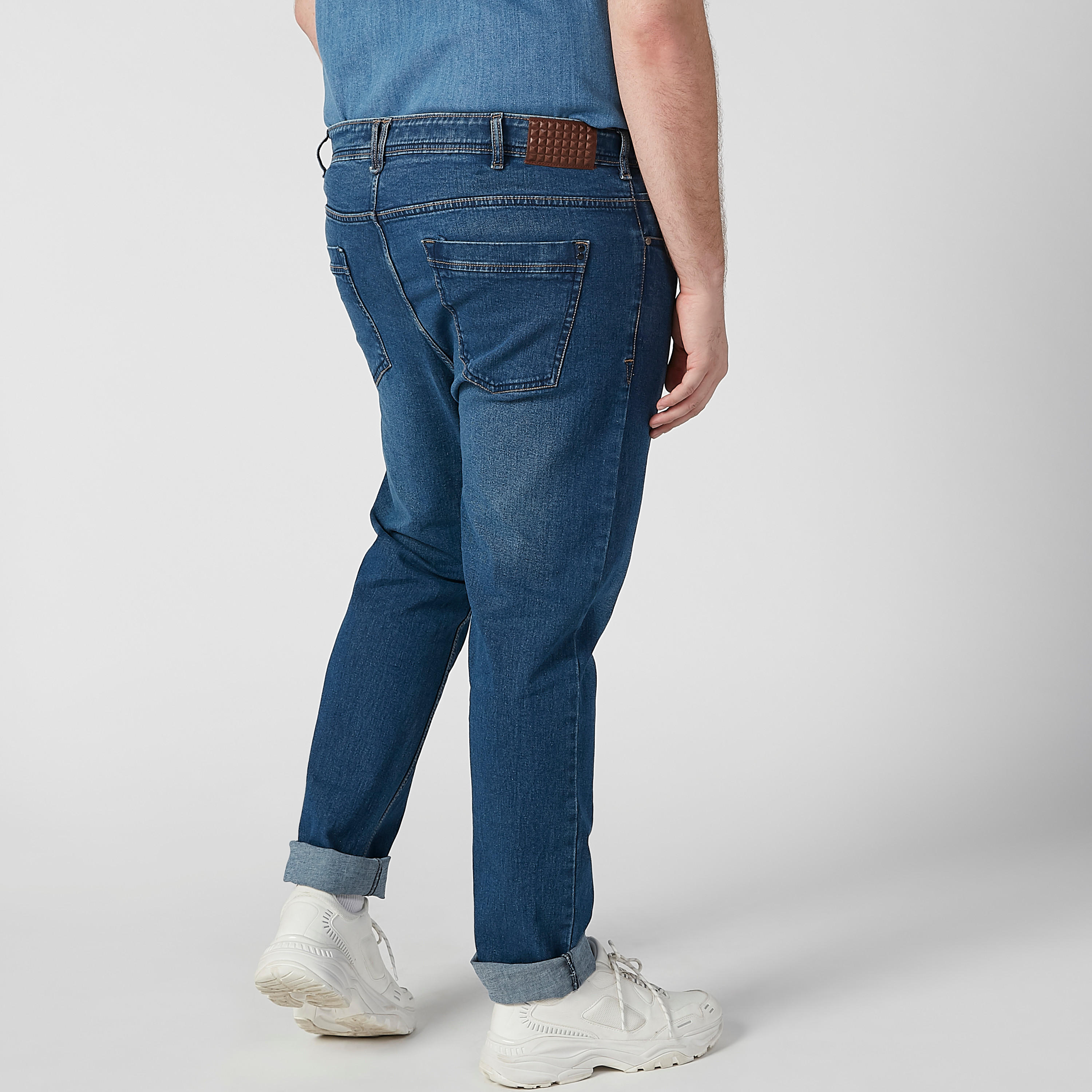 بنطلون جينز سادة بجيوب وحلقات للحزام-men-clothing-bottoms-jeans-image-4