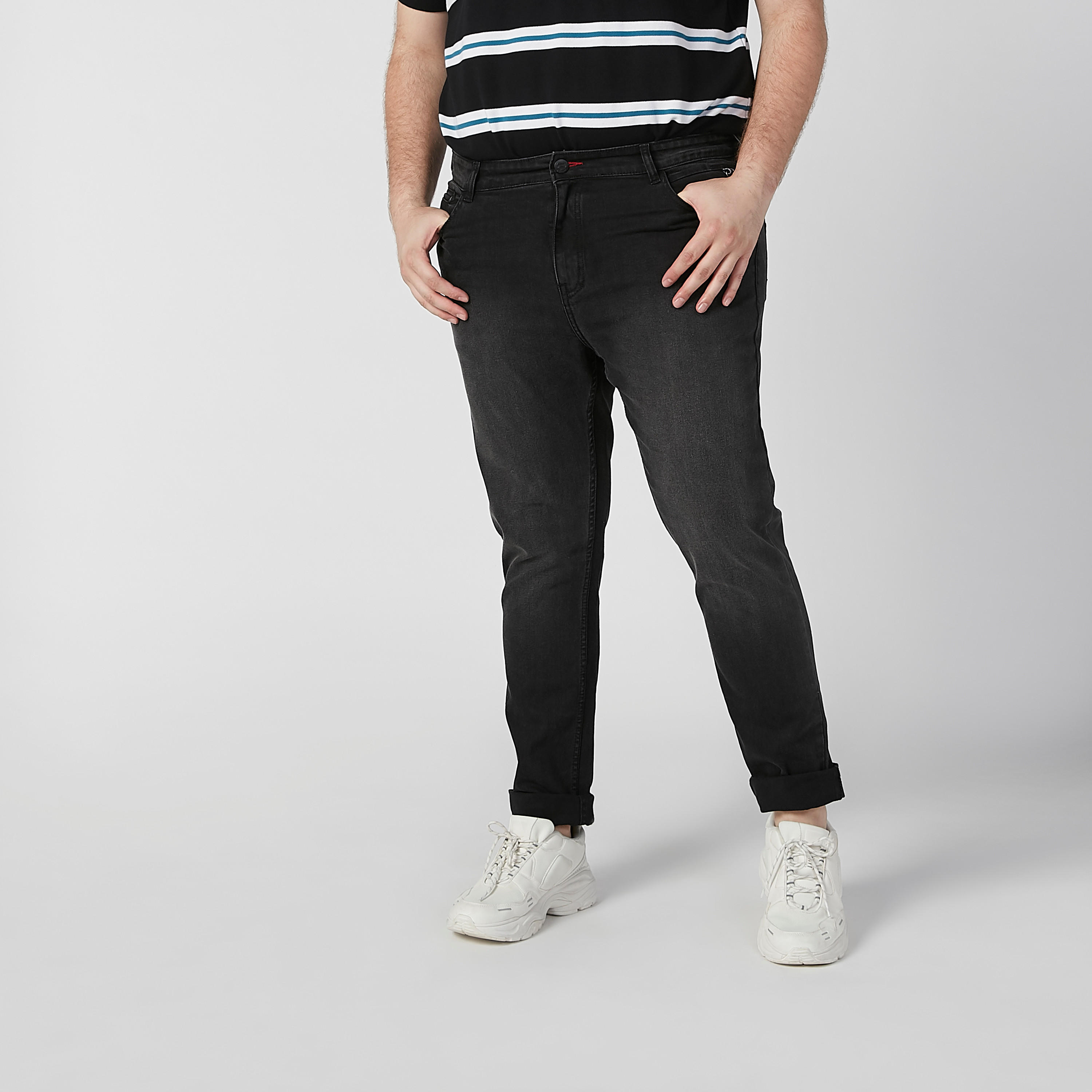 بنطلون جينز سادة بجيوب وحلقات للحزام-men-clothing-bottoms-jeans-image-1