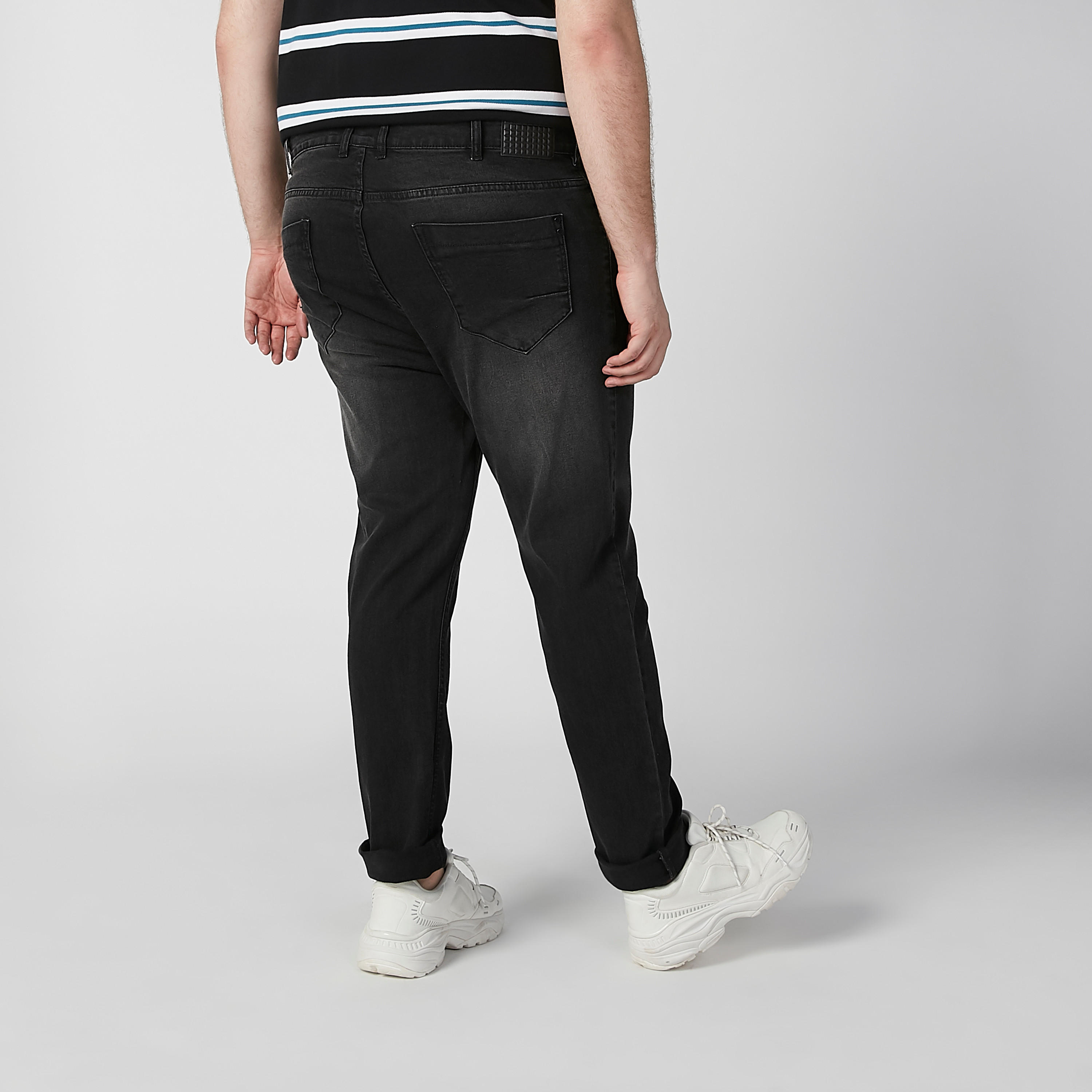 بنطلون جينز سادة بجيوب وحلقات للحزام-men-clothing-bottoms-jeans-image-3