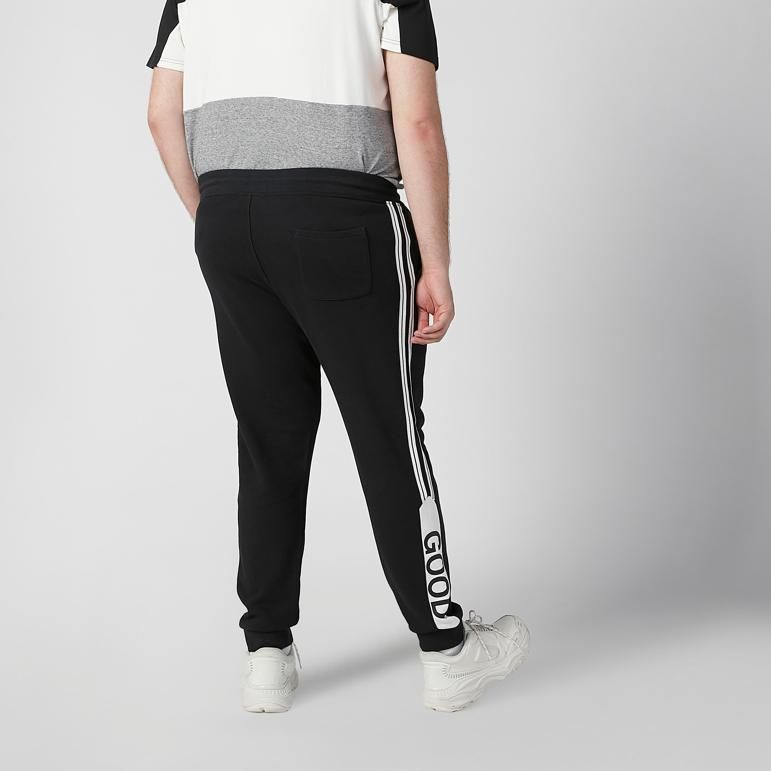 بنطلون رياضي بخصر متوسط الطول وجيوب وطبعات-men-clothing-bottoms-joggers-image-4