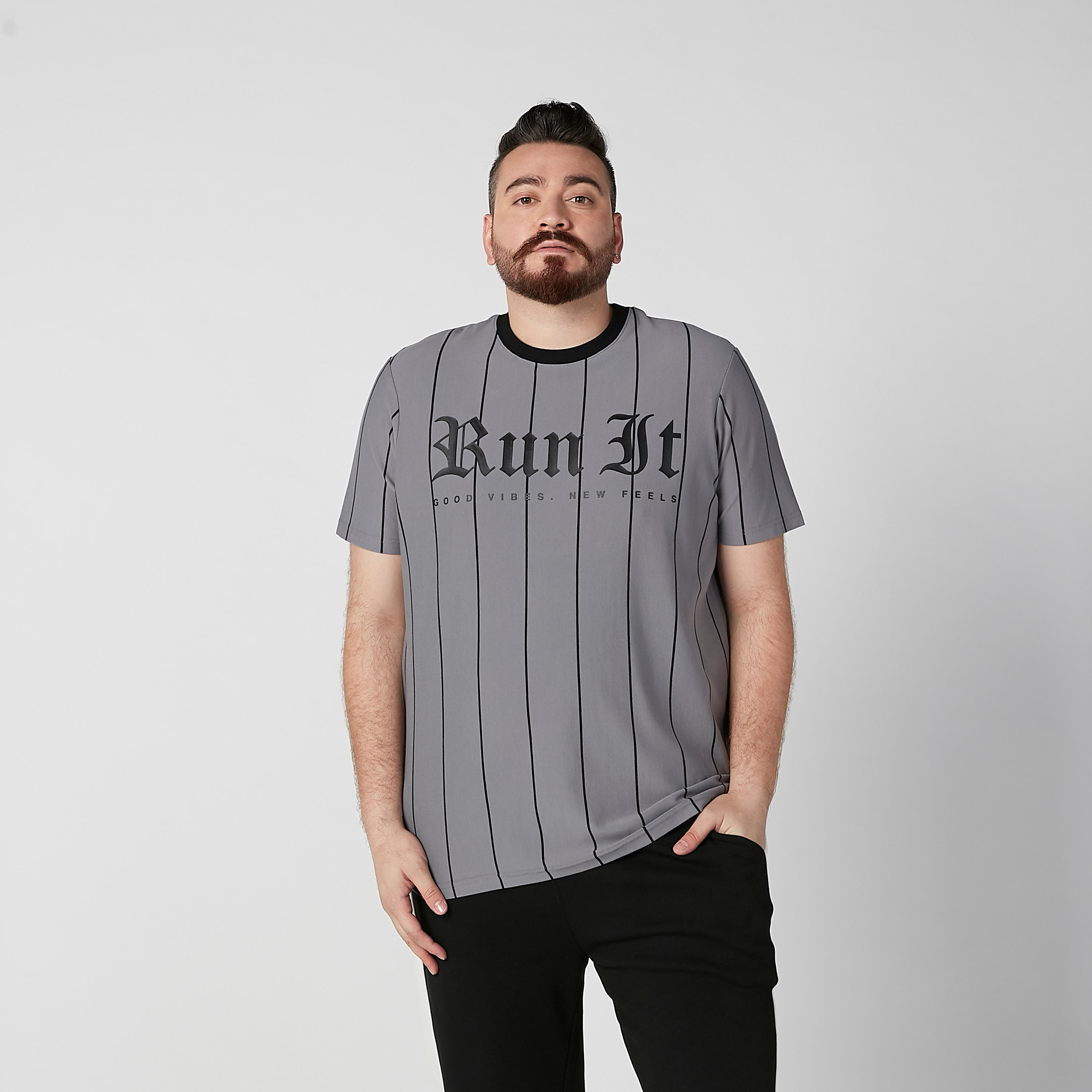 تيشيرت بياقة مستديرة وأكمام قصيرة وطبعات-men-clothing-tshirtsandpolos-tshirts-image-4
