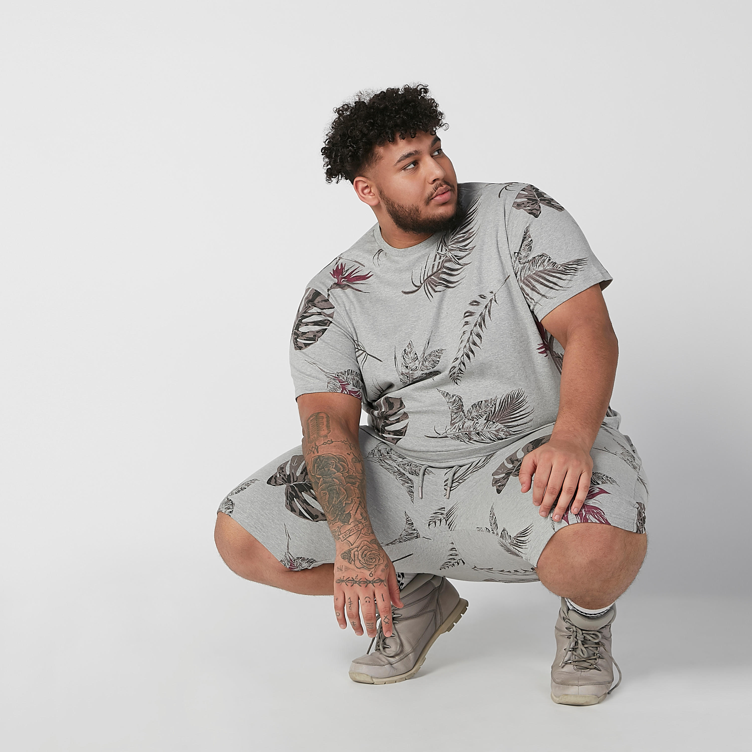 تيشيرت مستدام بياقة مستديرة وأكمام قصيرة وطبعات-men-clothing-tshirtsandpolos-tshirts-image-7